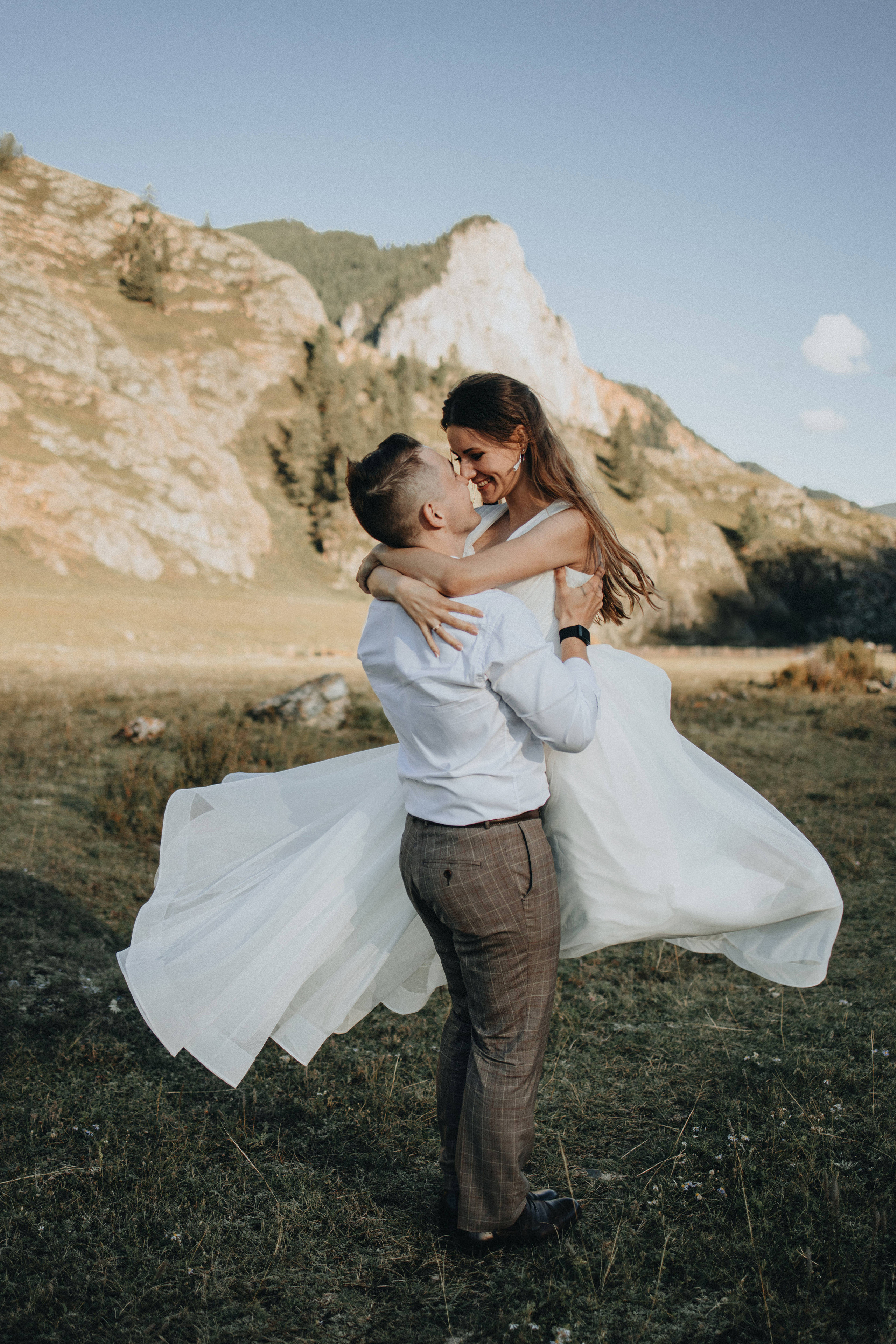 Portland, Seattle, Bend & Oregon Coast Elopement Photography | Alex & Michael's Mountain Wedding by Georgy Shishkin. Capturing Love in the Heart of the Pacific Northwes