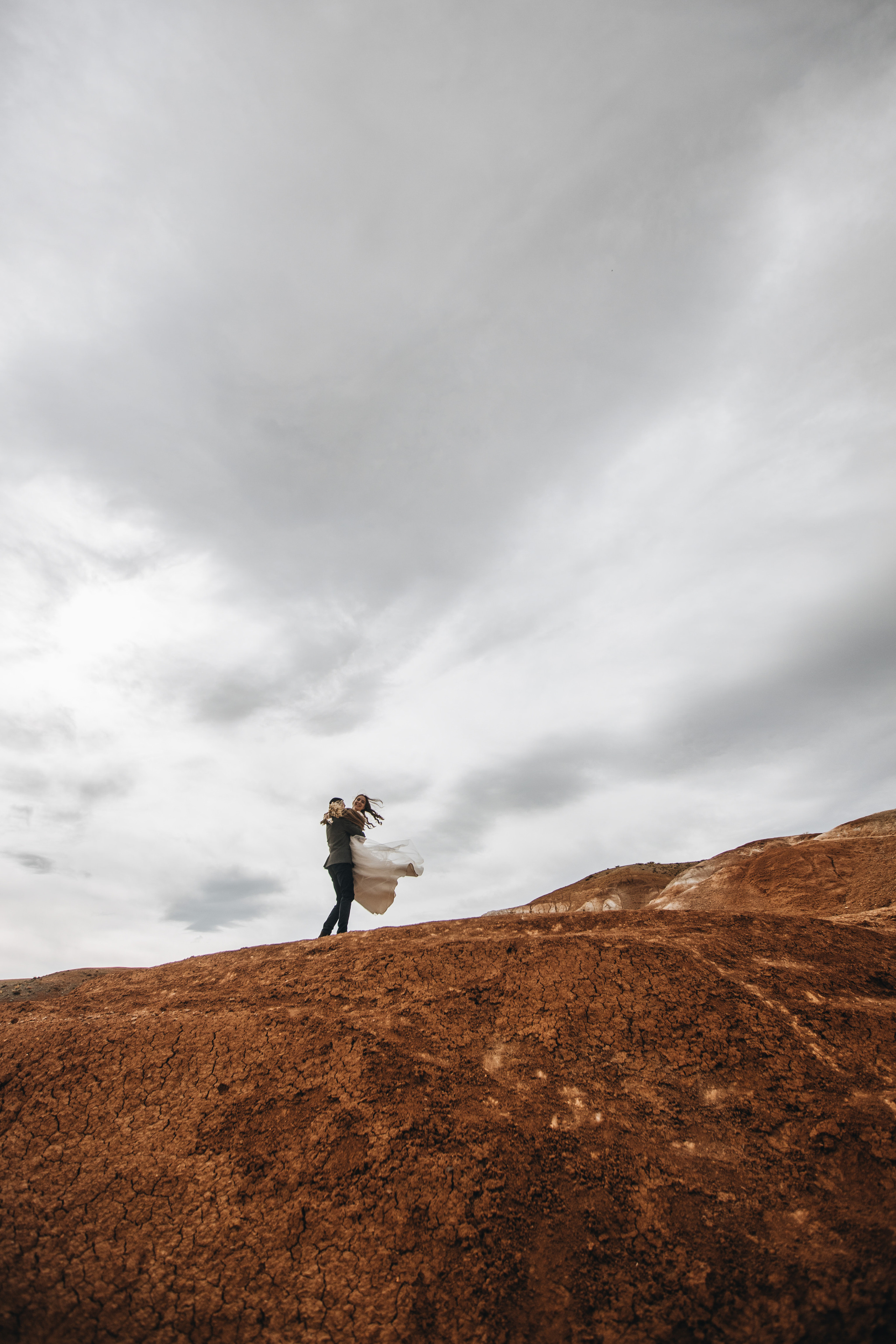 Portland, Seattle, Bend & Oregon Coast Elopement & Wedding Photography | J & J Mountain Adventure by Georgy Shishkin. Capturing Love in the Heart of the Pacific Northwes