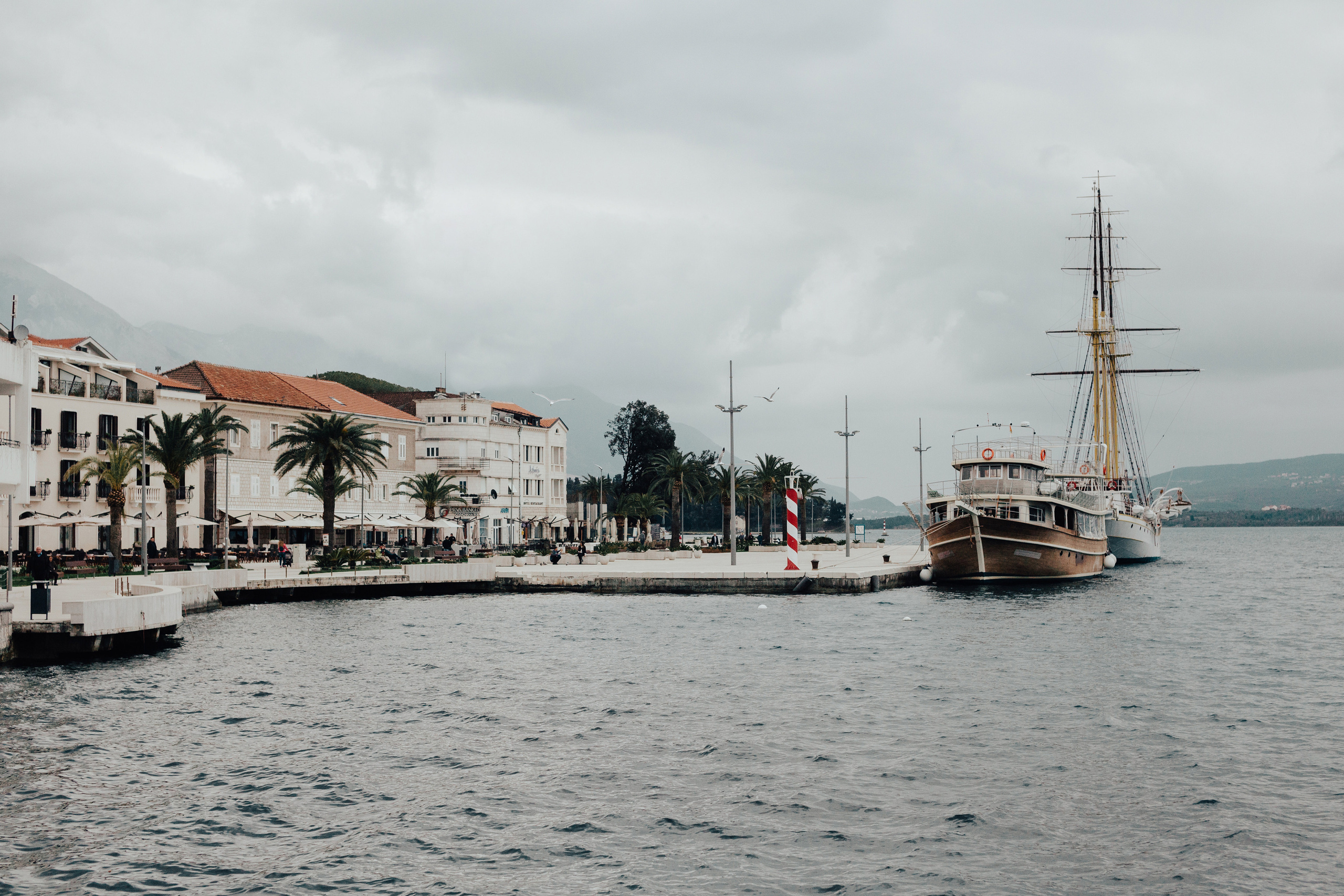 Portland, Seattle, Bend & Oregon Coast Elopement Photography | Elopements by Georgy Shishkin. Capturing Love in the Heart of the Pacific Northwes