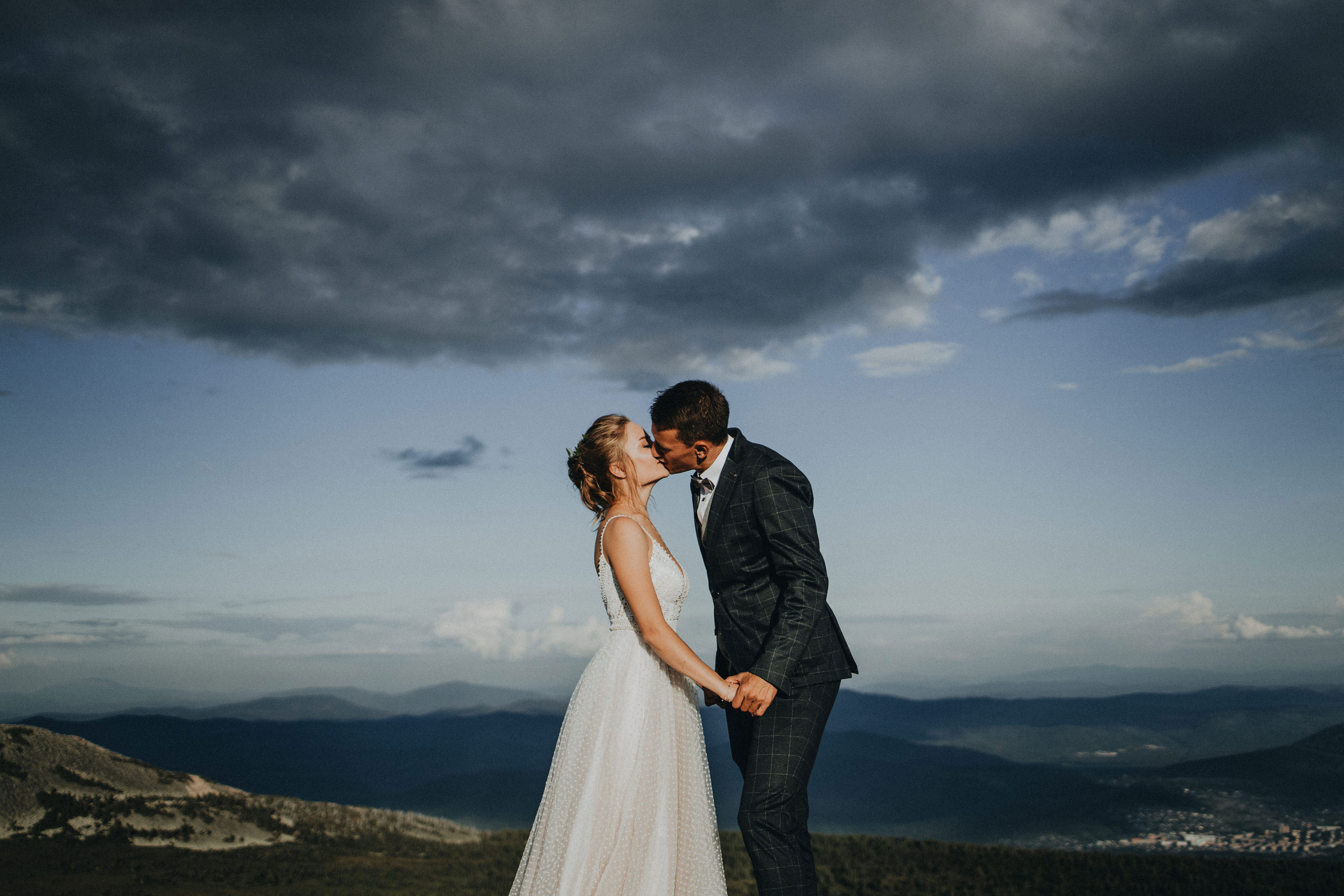 Mountain Wedding Photography in Portland, Seattle, Bend & Oregon Coast | Tonya & Sergey by Georgy Shishkin. Capturing Love in the Heart of the Pacific Northwes