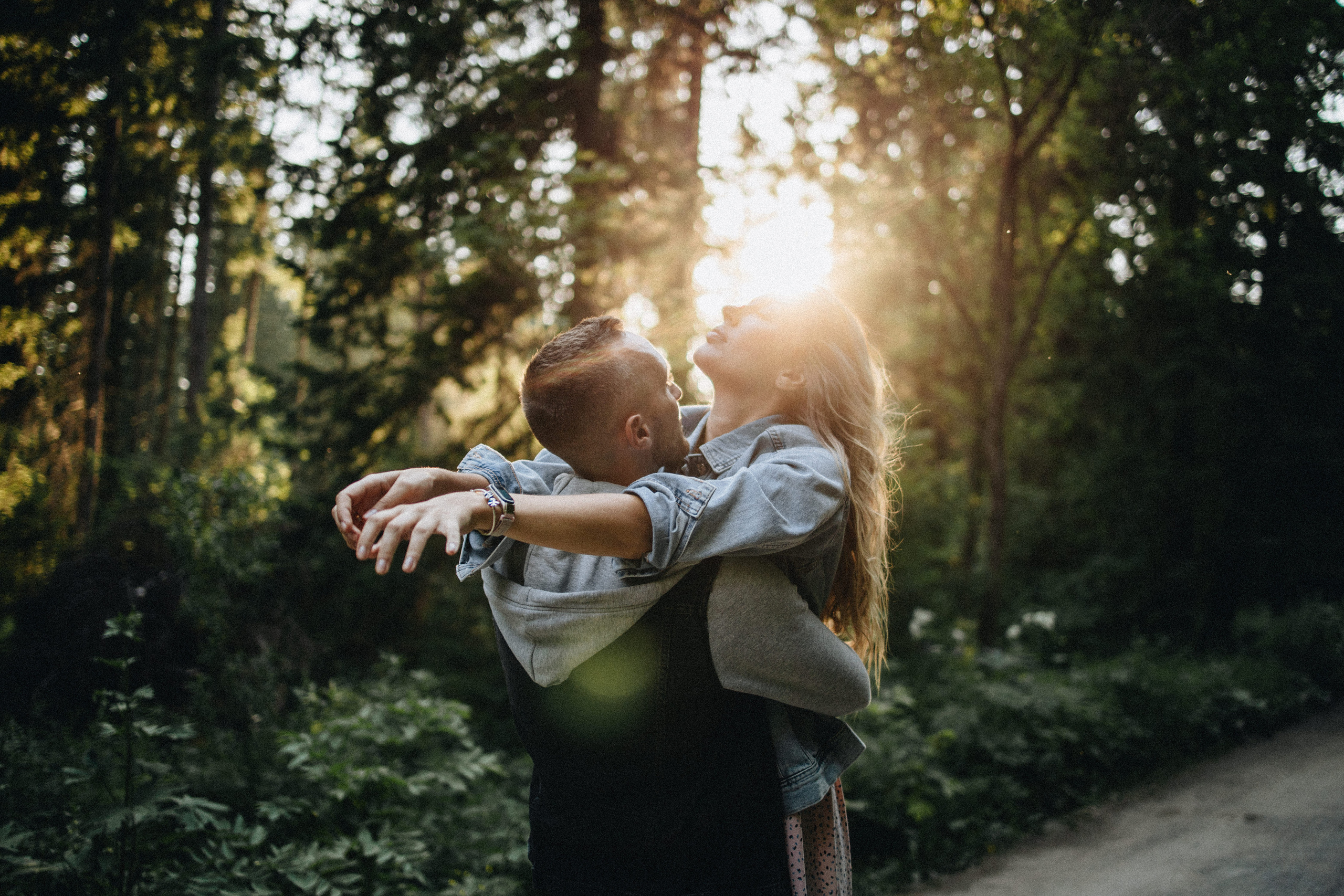 Julie & Alex Engagement Photography  | Georgy Shishkin | Photography in Portland, Seattle, Bend & Oregon Coast. Capturing Love in the Heart of the Pacific Northwes