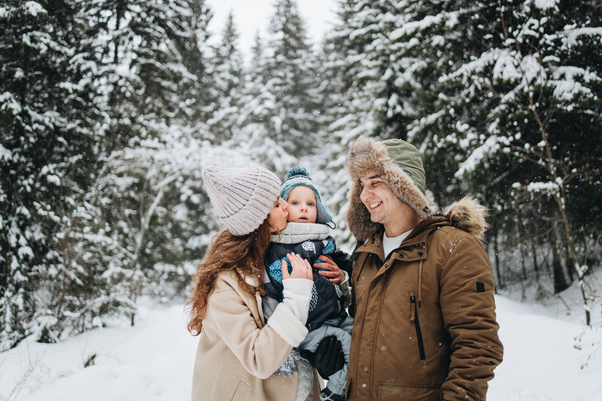 Capture the Warmth of Winter with Family Photography in Portland, Seattle, Bend & Oregon Coast | Georgy Shishkin. Capturing Love in the Heart of the Pacific Northwes