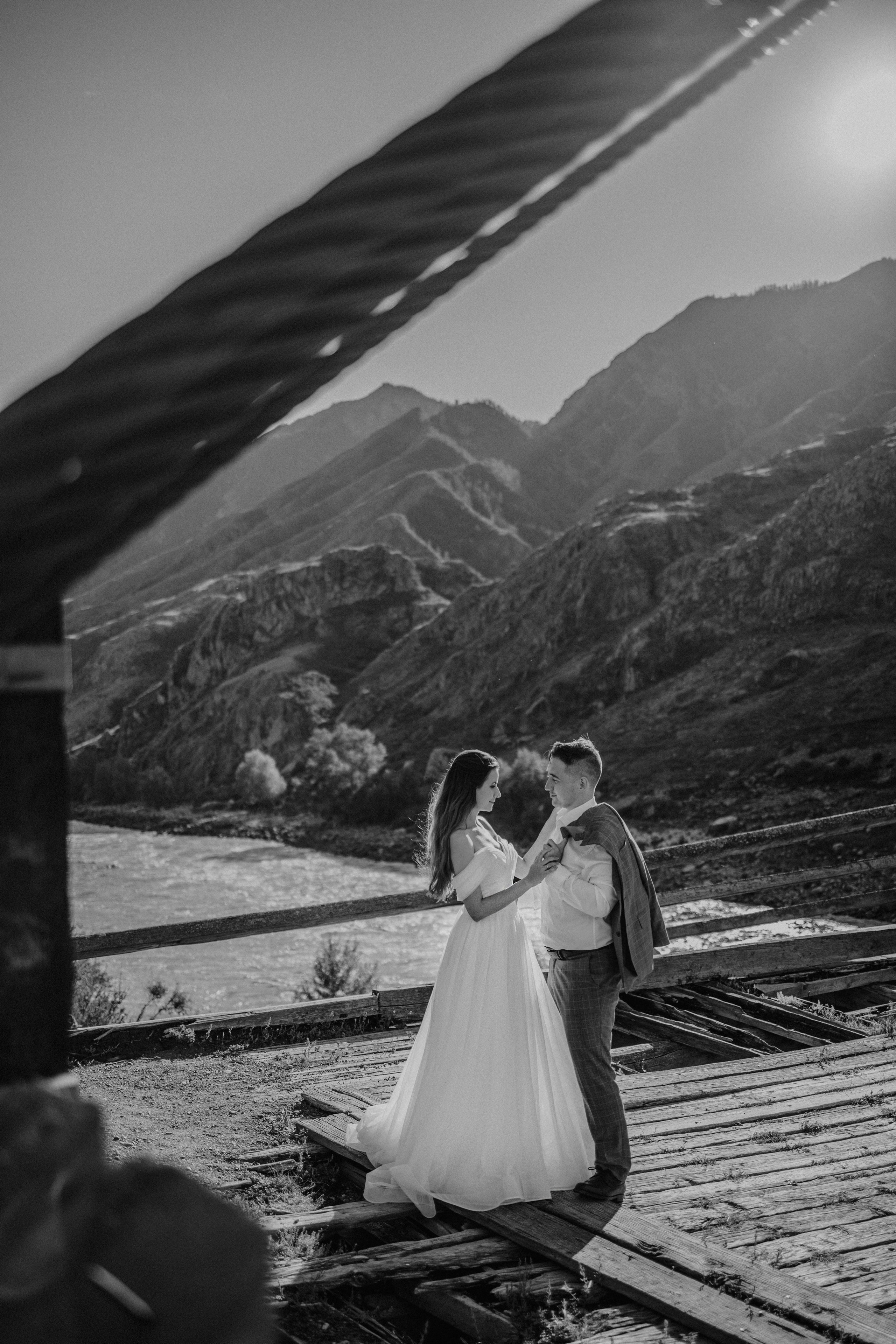Portland, Seattle, Bend & Oregon Coast Elopement Photography | Alex & Michael's Mountain Wedding by Georgy Shishkin. Capturing Love in the Heart of the Pacific Northwes
