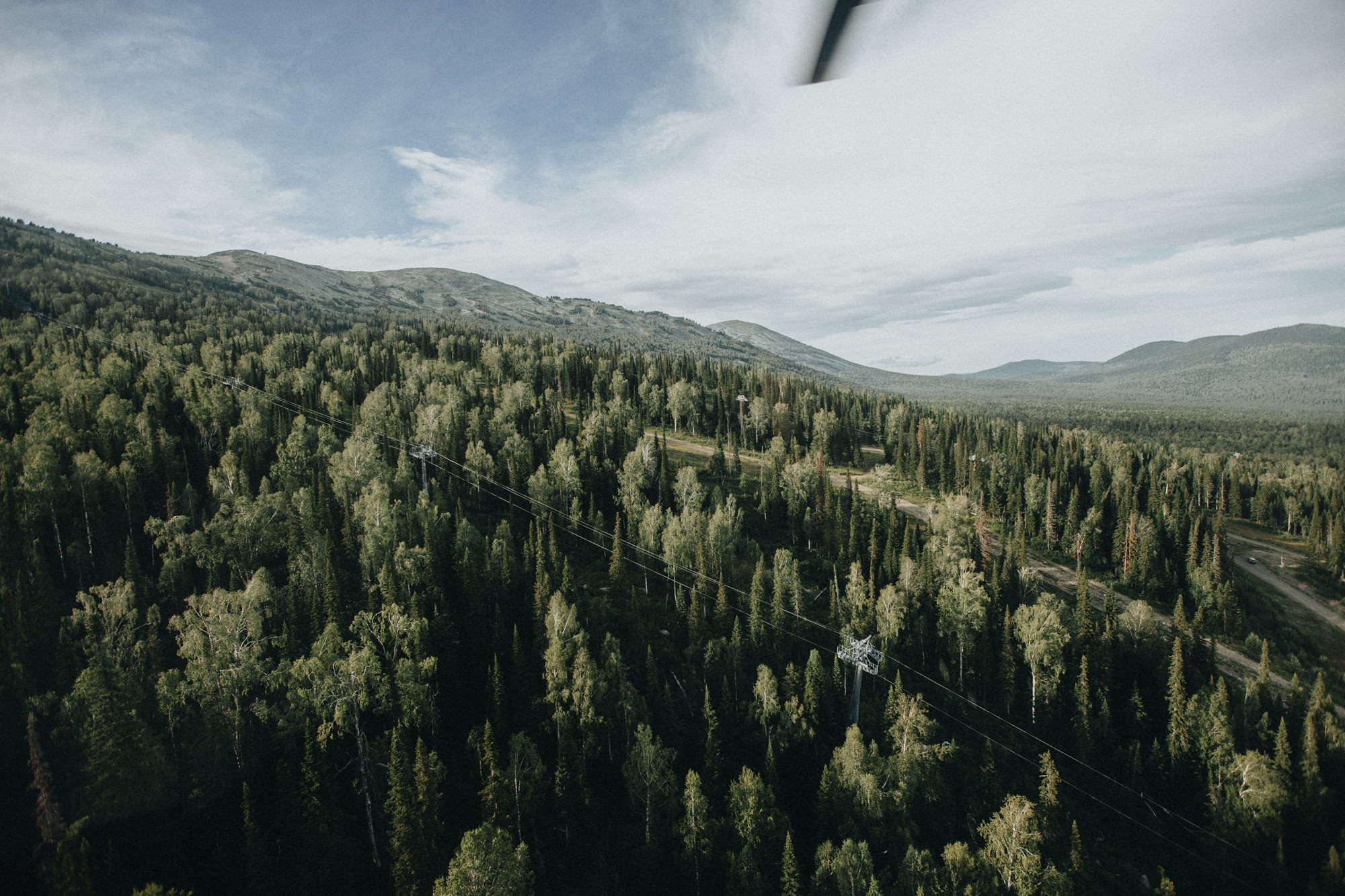 Kate & Ilya's Mountain Elopement | Georgy Shishkin Photography in Portland, Seattle, Bend & Oregon Coast. Capturing Love in the Heart of the Pacific Northwes