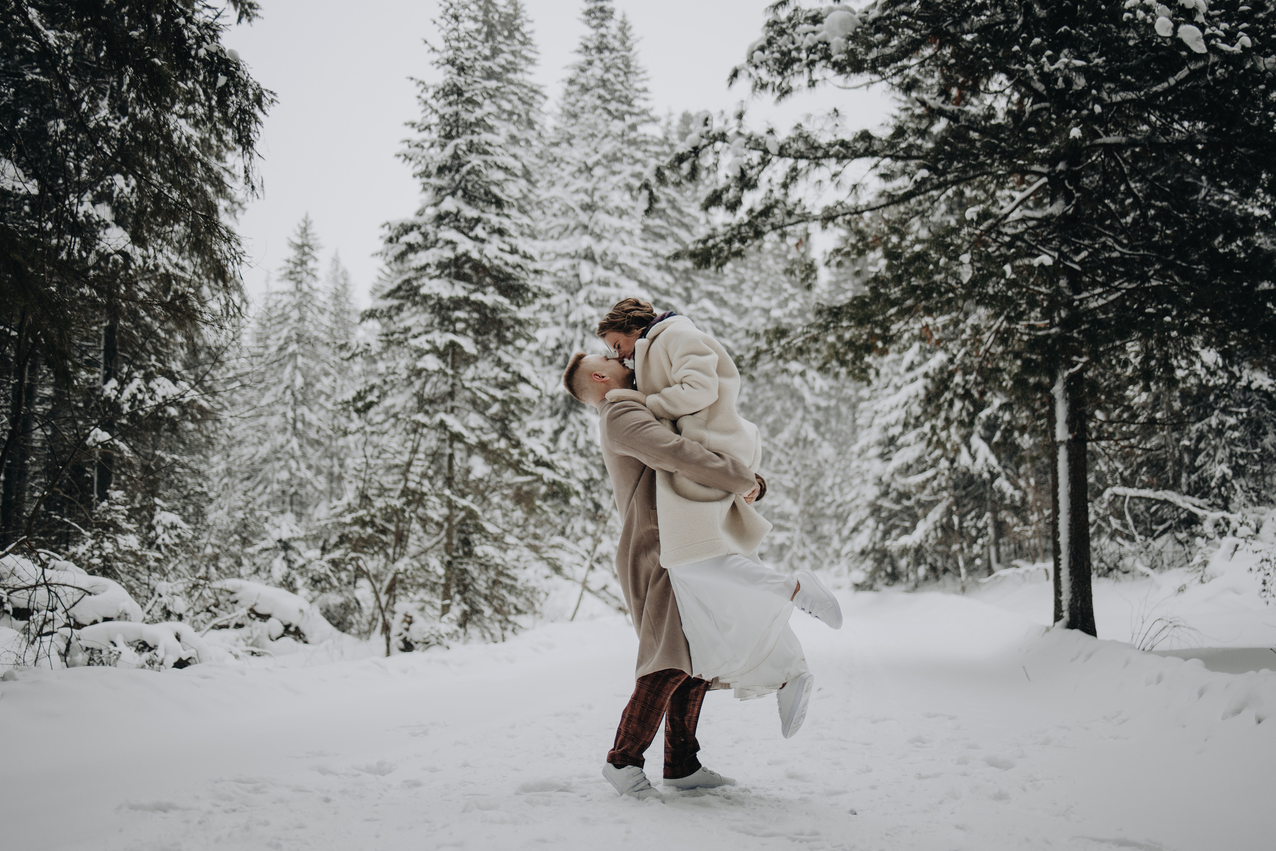 Winter Engagement Photography in Portland, Seattle, Bend & Oregon Coast | Anastasia & Sergey | Georgy Shishkin. Capturing Love in the Heart of the Pacific Northwes