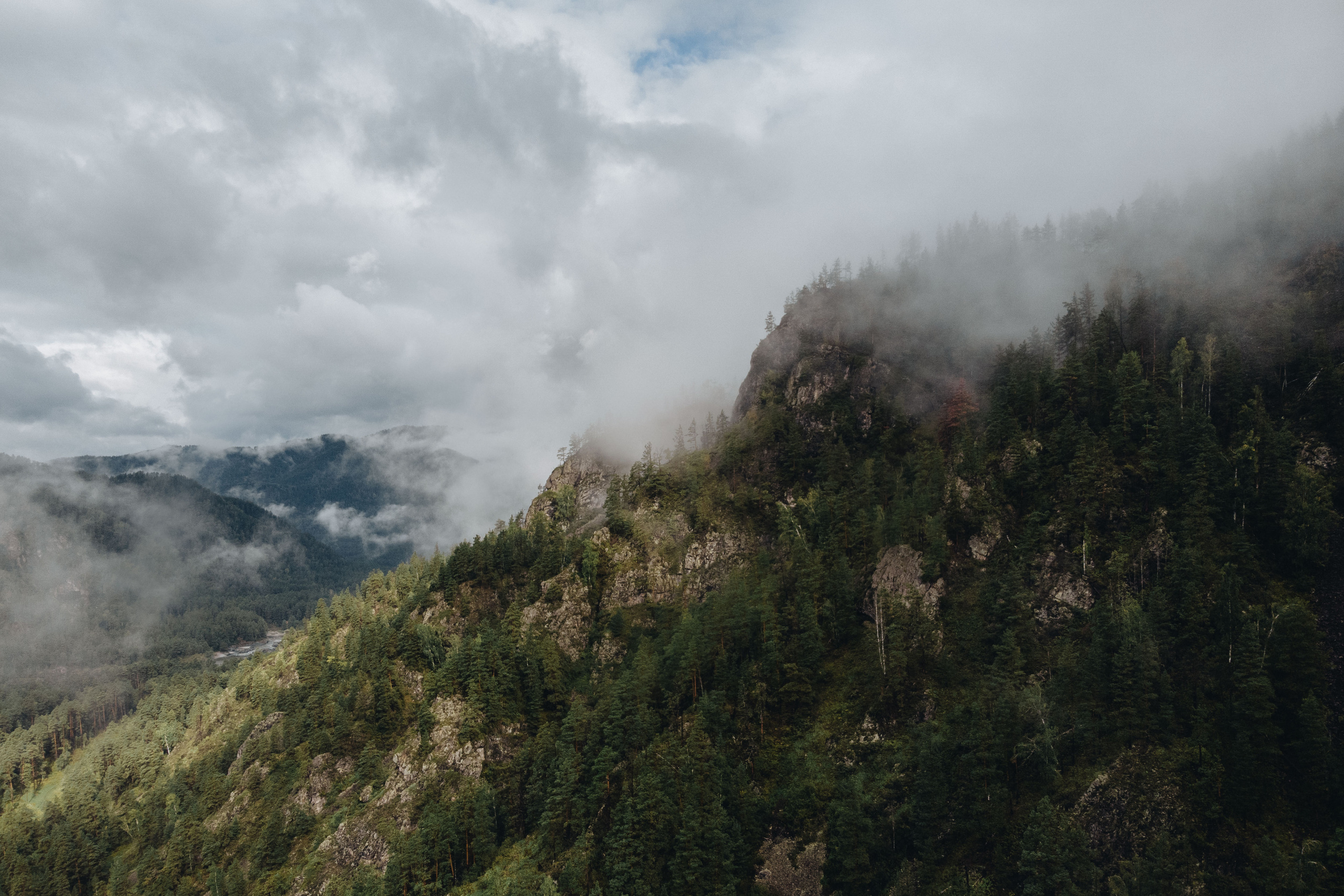 Portland, Seattle, Bend & Oregon Coast Elopement Photography | Alex & Michael's Mountain Wedding by Georgy Shishkin. Capturing Love in the Heart of the Pacific Northwes