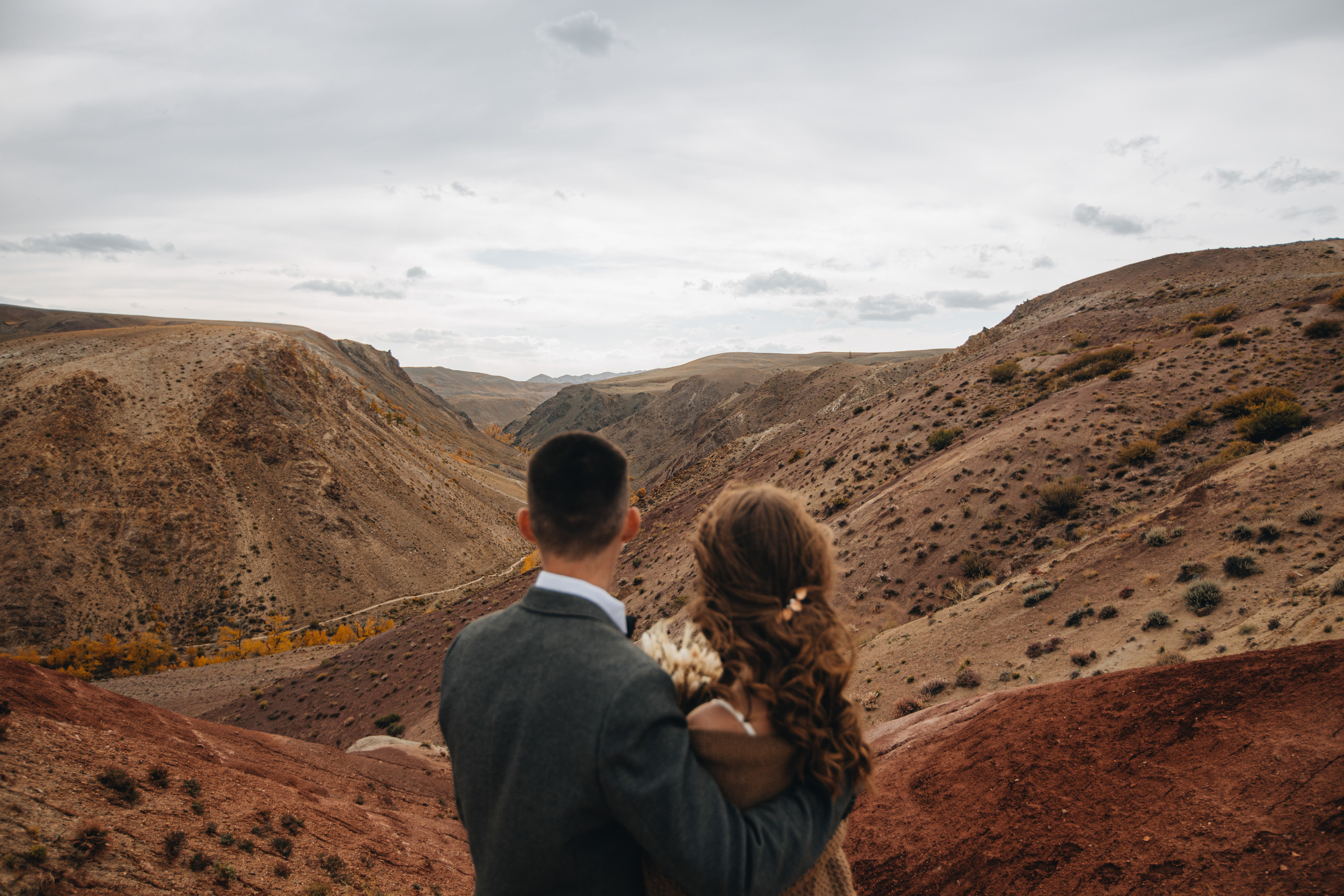 Portland, Seattle, Bend & Oregon Coast Elopement & Wedding Photography | J & J Mountain Adventure by Georgy Shishkin. Capturing Love in the Heart of the Pacific Northwes
