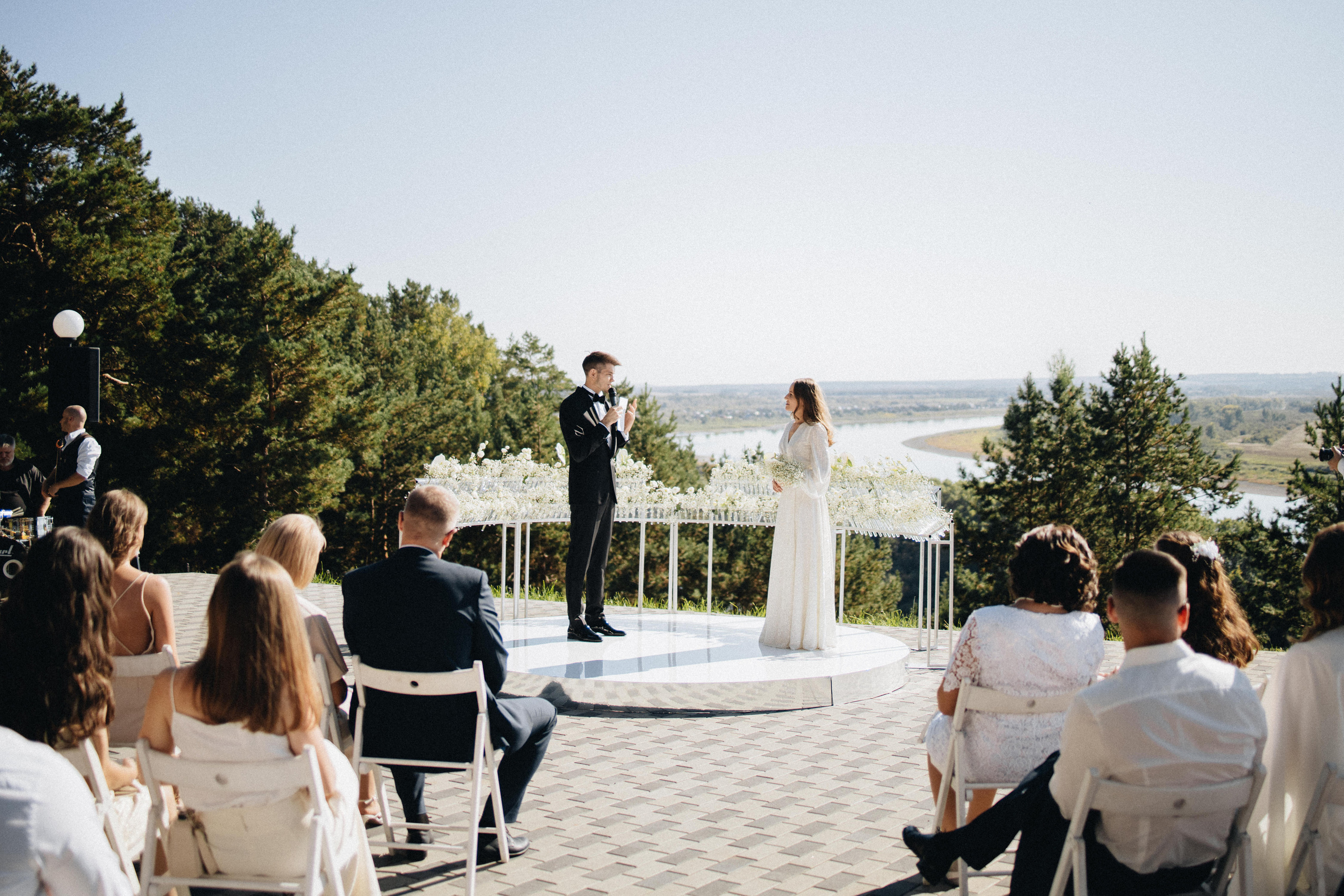Bakker Wedding Photography in Portland, Seattle, Bend & Oregon Coast | Classic Black & White Wedding by Georgy Shishkin. Capturing Love in the Heart of the Pacific Northwes