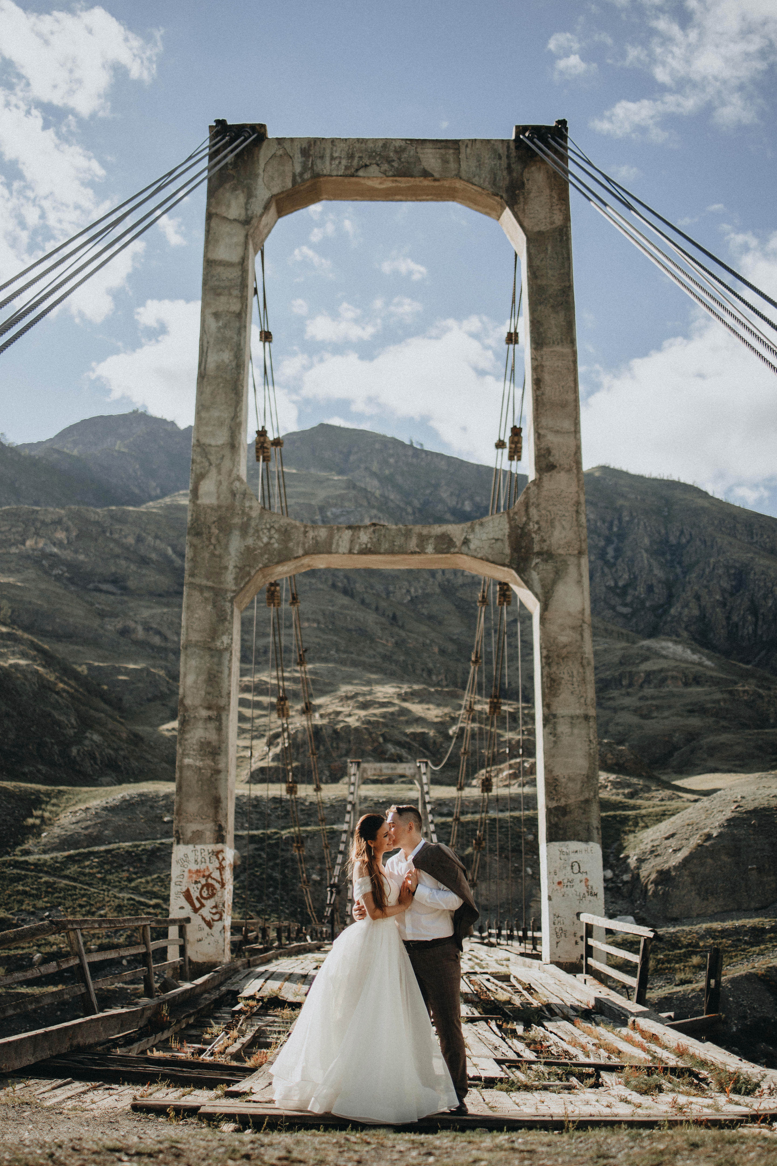 Portland, Seattle, Bend & Oregon Coast Elopement Photography | Alex & Michael's Mountain Wedding by Georgy Shishkin. Capturing Love in the Heart of the Pacific Northwes