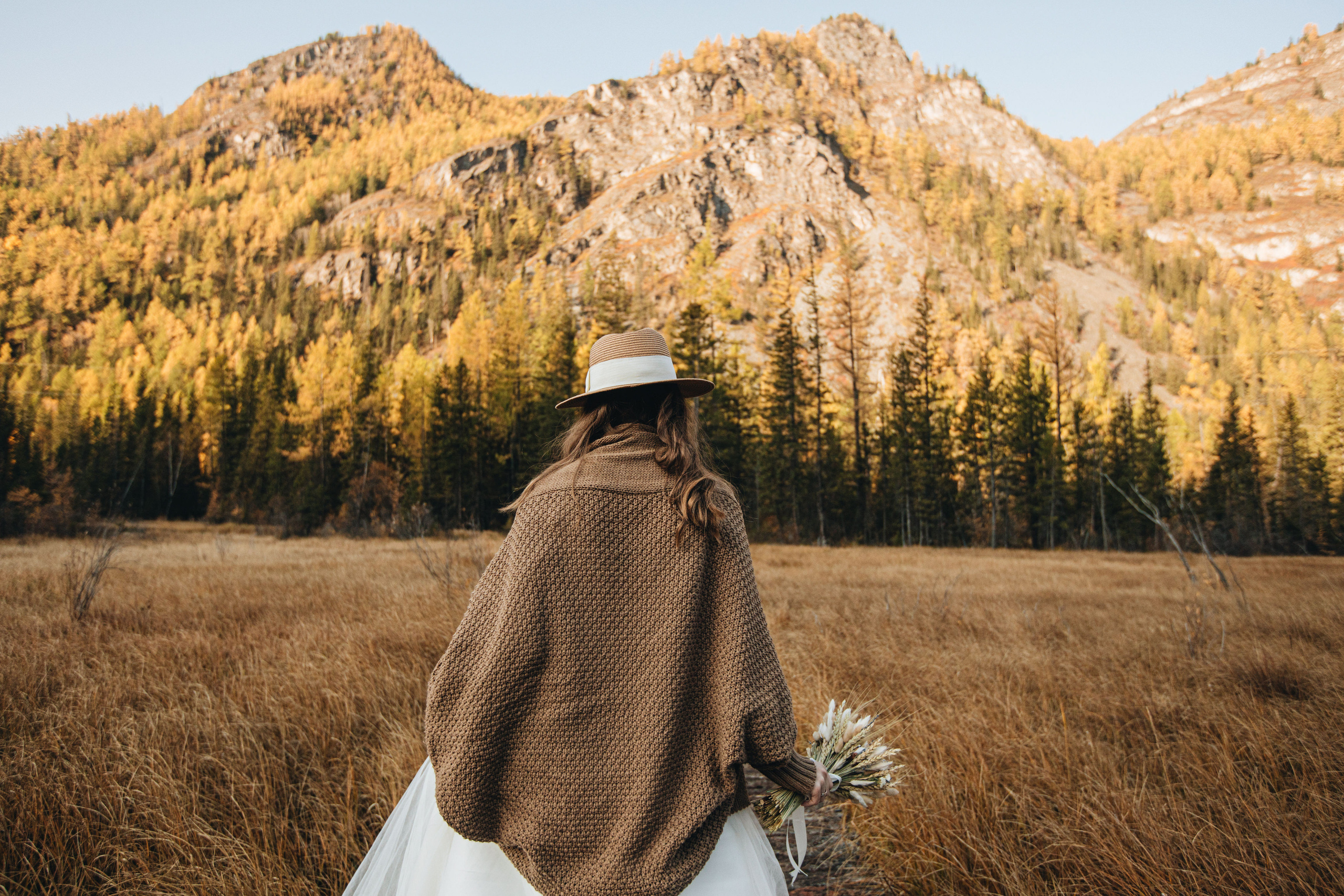 Portland, Seattle, Bend & Oregon Coast Elopement & Wedding Photography | J & J Mountain Adventure by Georgy Shishkin. Capturing Love in the Heart of the Pacific Northwes