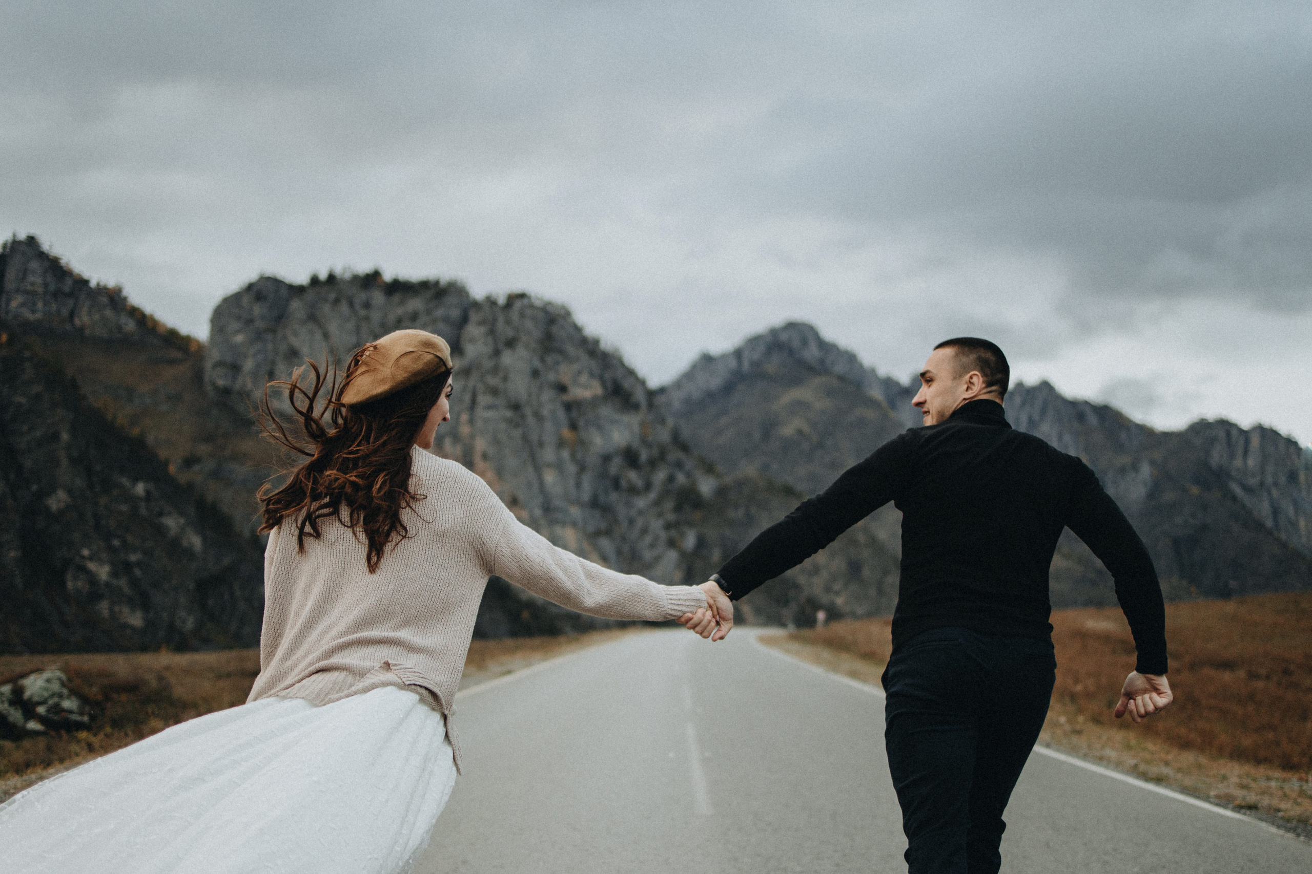 Anastasia & Konstantin’s Mountain Elopement Photography | Georgy Shishkin in Portland, Seattle, Bend & Oregon Coast. Capturing Love in the Heart of the Pacific Northwes