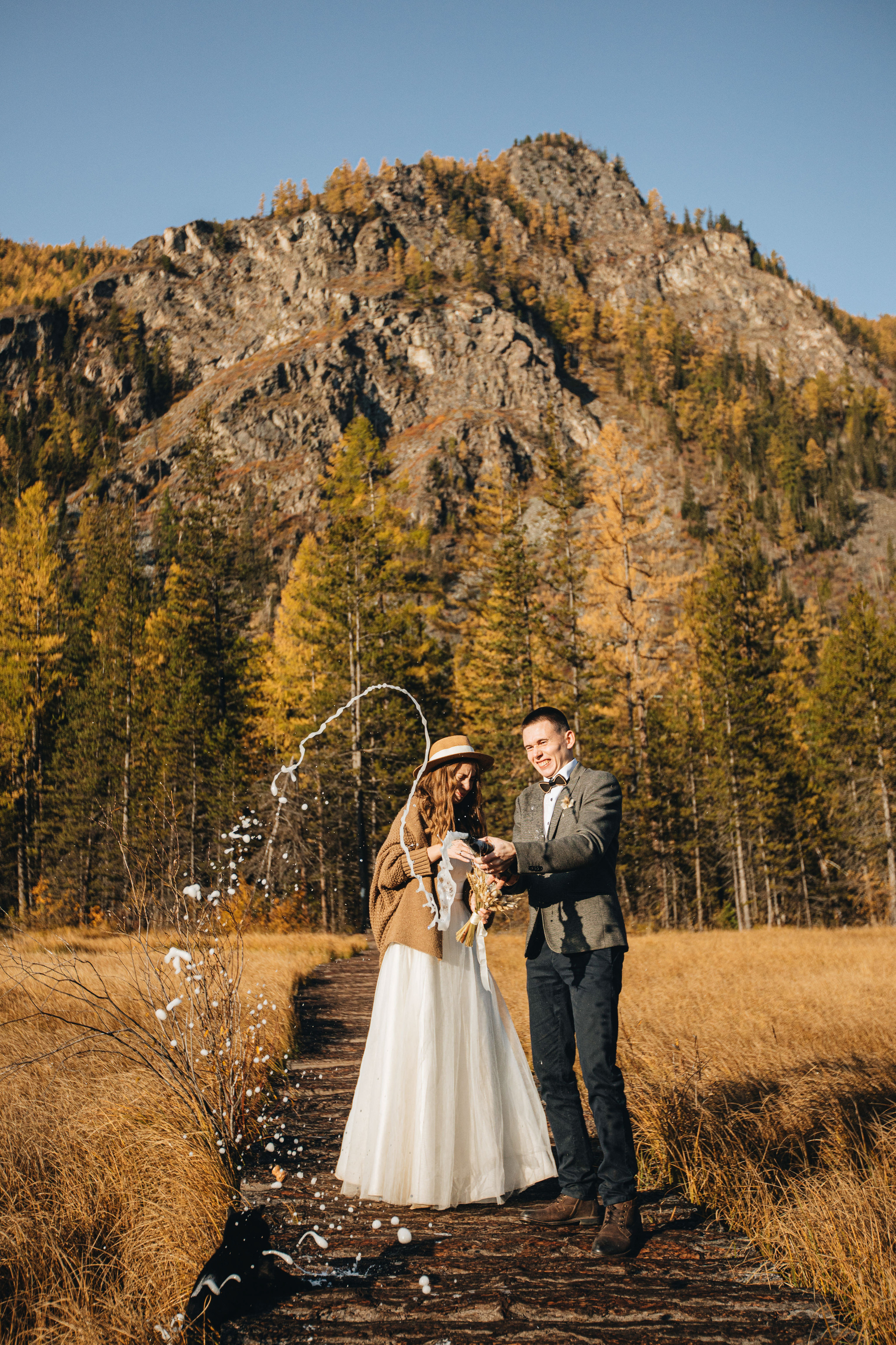 Portland, Seattle, Bend & Oregon Coast Elopement & Wedding Photography | J & J Mountain Adventure by Georgy Shishkin. Capturing Love in the Heart of the Pacific Northwes
