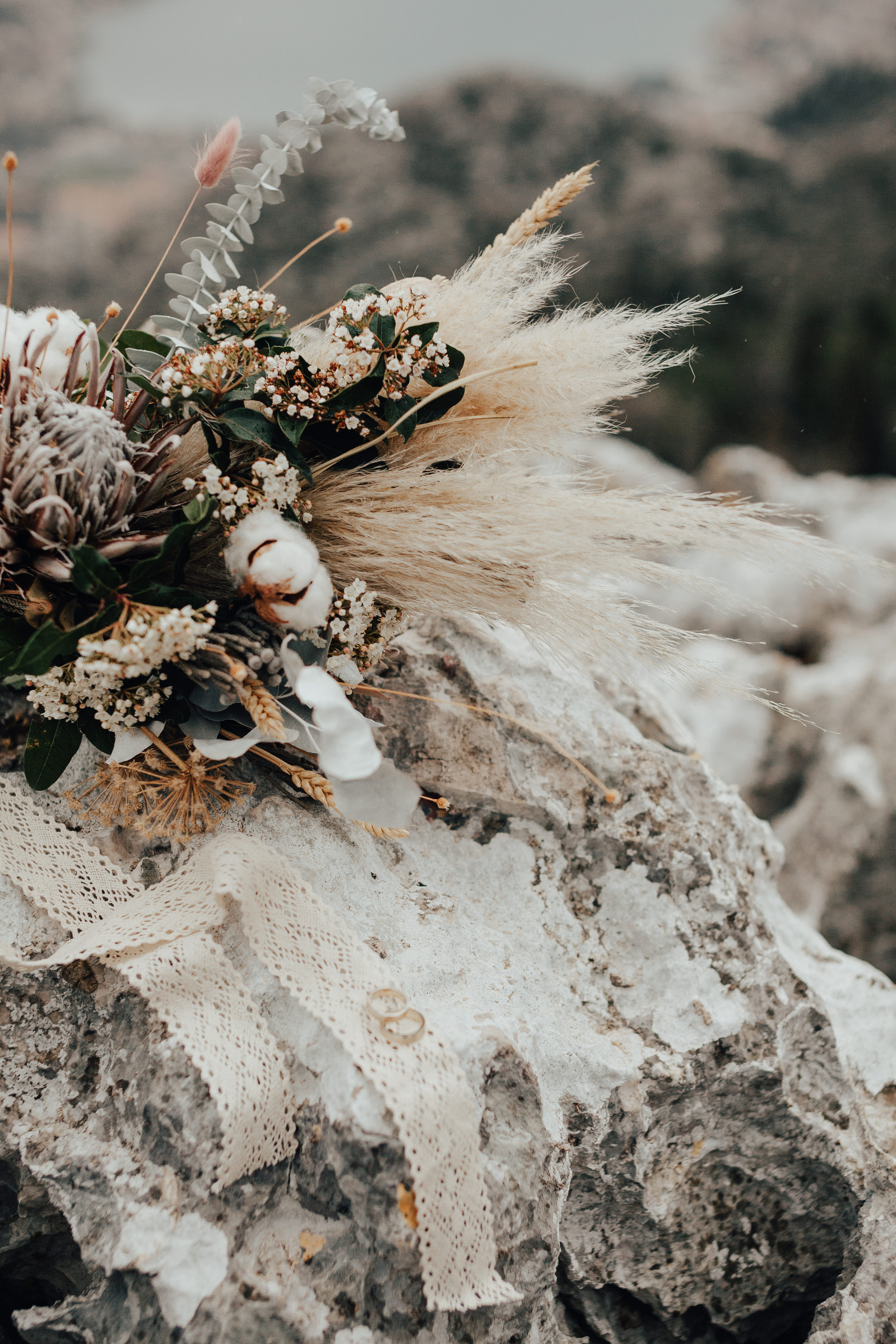Portland, Seattle, Bend & Oregon Coast Elopement Photography | Elopements by Georgy Shishkin. Capturing Love in the Heart of the Pacific Northwes