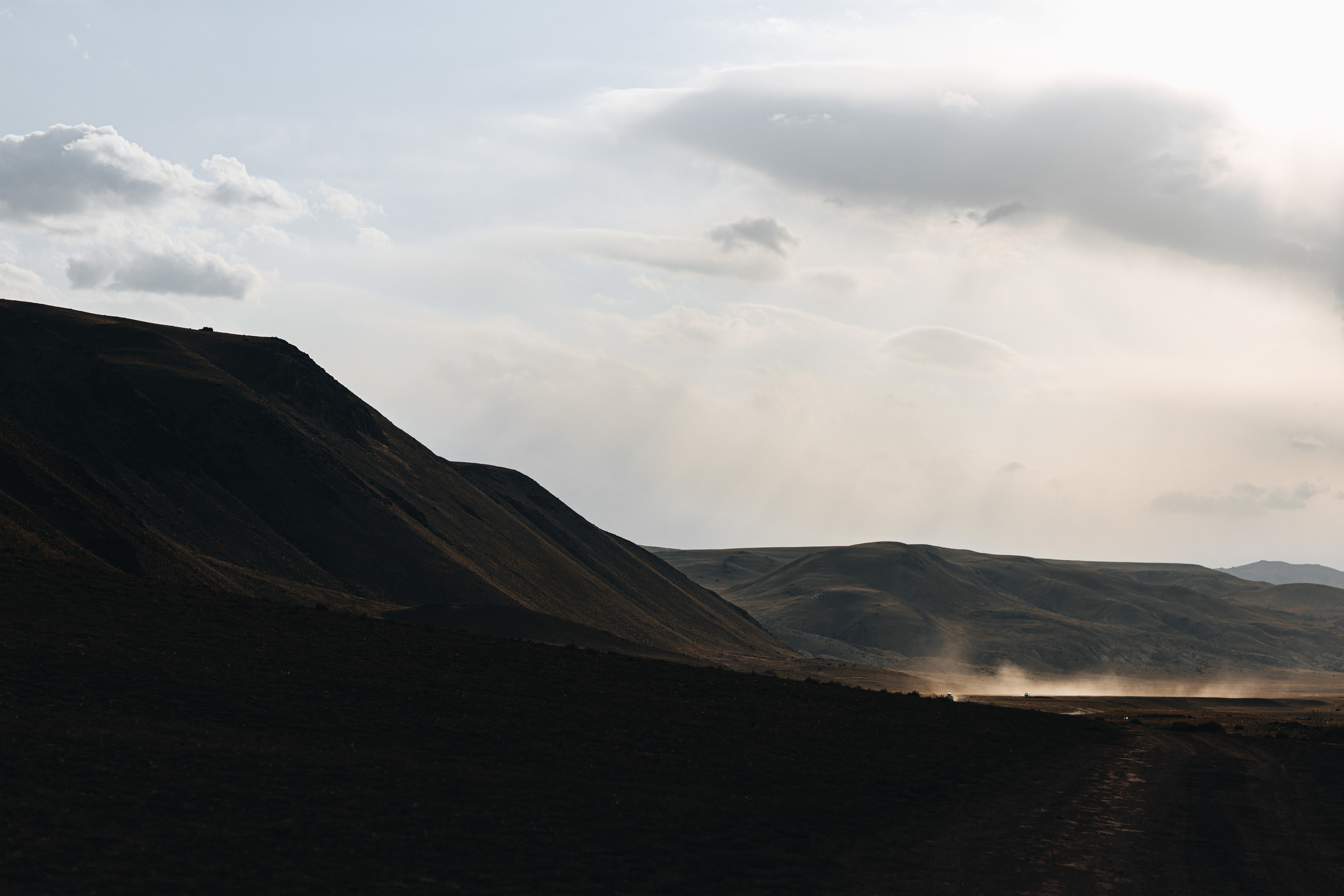 Portland, Seattle, Bend & Oregon Coast Elopement & Wedding Photography | J & J Mountain Adventure by Georgy Shishkin. Capturing Love in the Heart of the Pacific Northwes