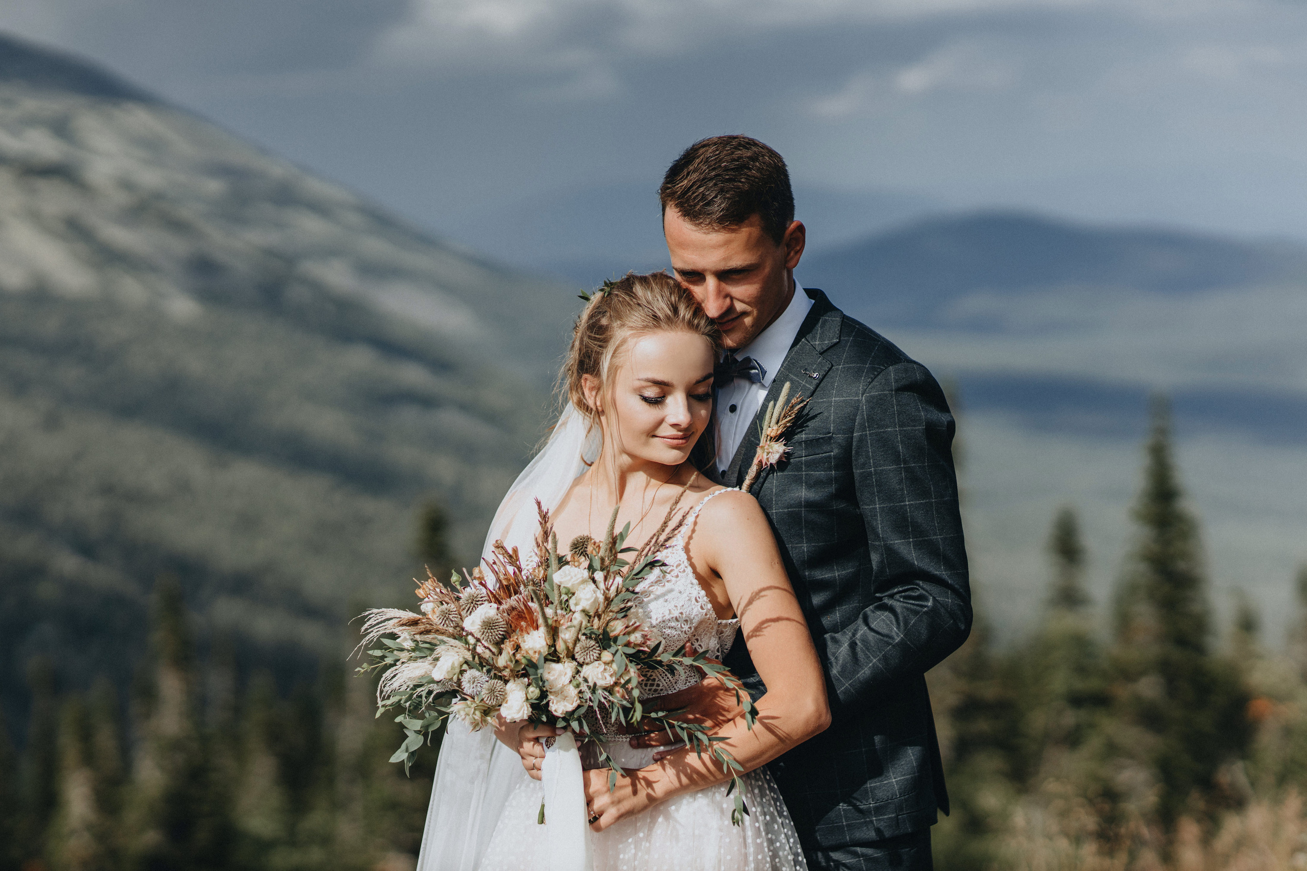 Mountain Wedding Photography in Portland, Seattle, Bend & Oregon Coast | Tonya & Sergey by Georgy Shishkin. Capturing Love in the Heart of the Pacific Northwes