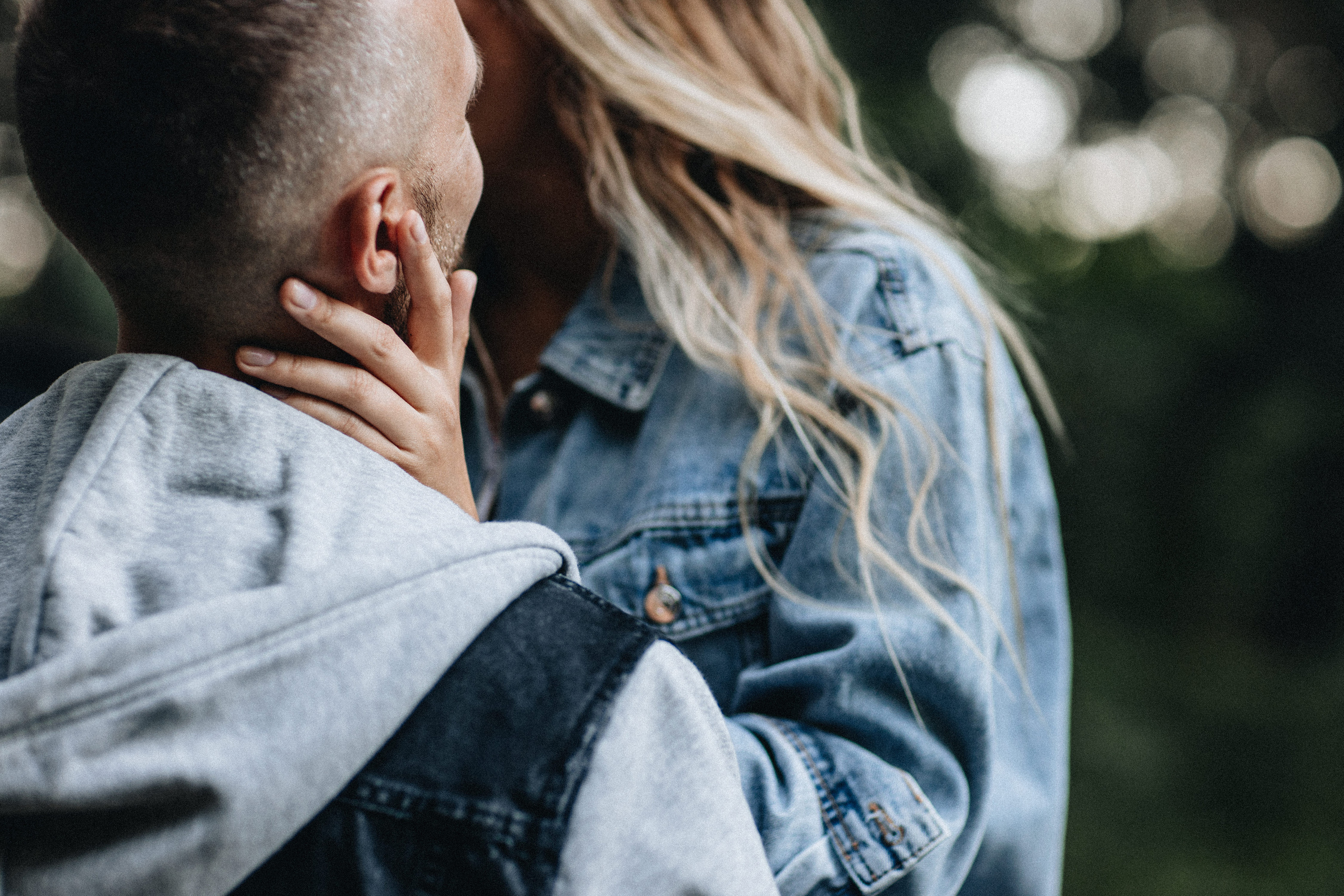 Julie & Alex Engagement Photography  | Georgy Shishkin | Photography in Portland, Seattle, Bend & Oregon Coast. Capturing Love in the Heart of the Pacific Northwes