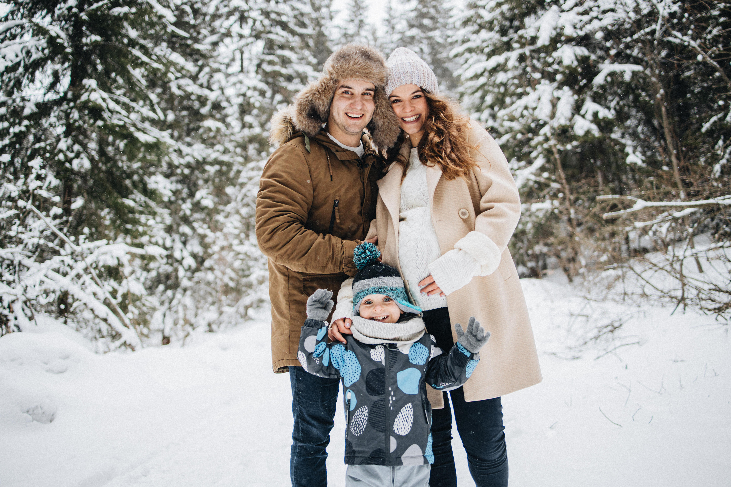 Capture the Warmth of Winter with Family Photography in Portland, Seattle, Bend & Oregon Coast | Georgy Shishkin. Capturing Love in the Heart of the Pacific Northwes