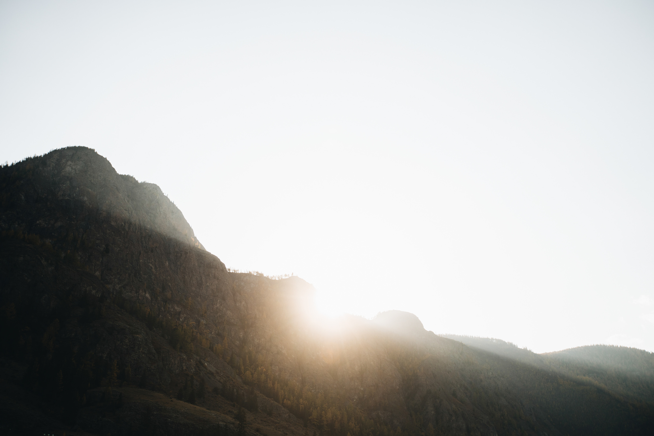 Portland, Seattle, Bend & Oregon Coast Elopement & Wedding Photography | J & J Mountain Adventure by Georgy Shishkin. Capturing Love in the Heart of the Pacific Northwes