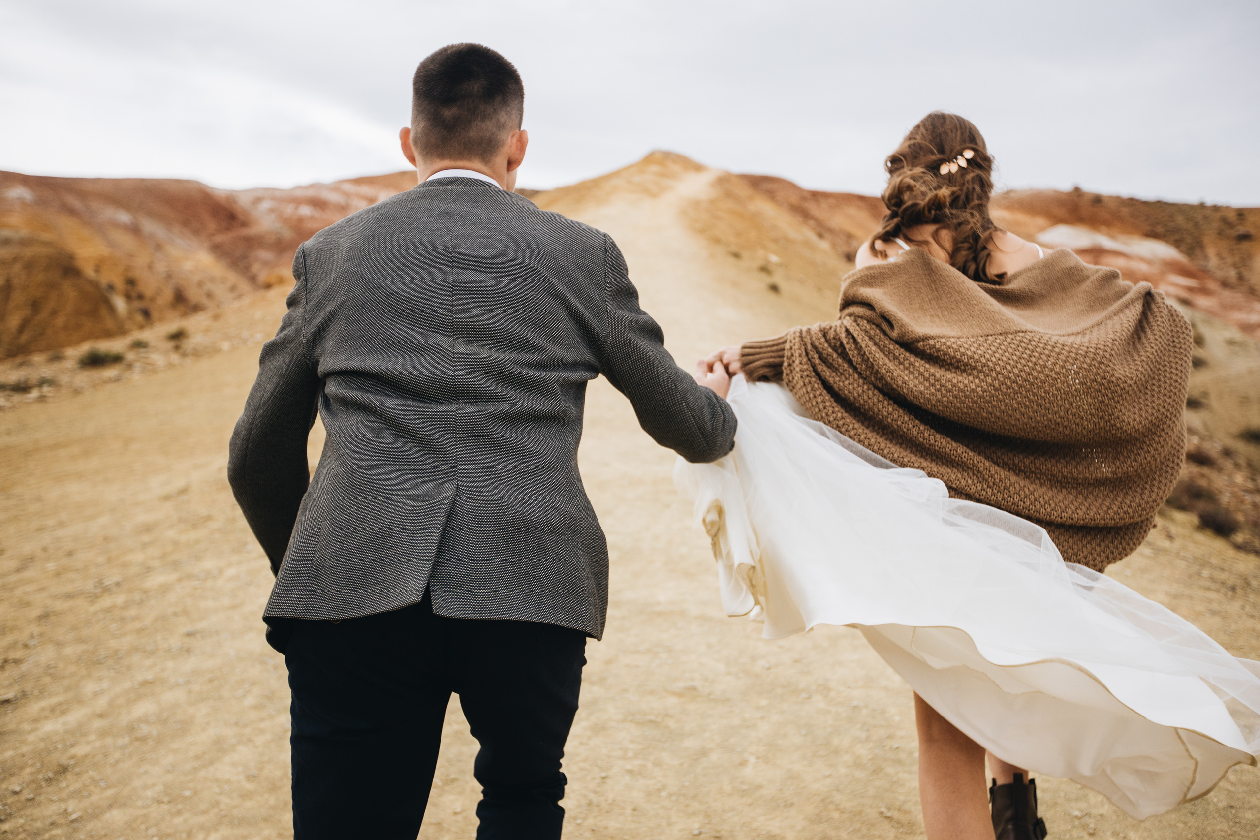 Portland, Seattle, Bend & Oregon Coast Elopement & Wedding Photography | J & J Mountain Adventure by Georgy Shishkin. Capturing Love in the Heart of the Pacific Northwes