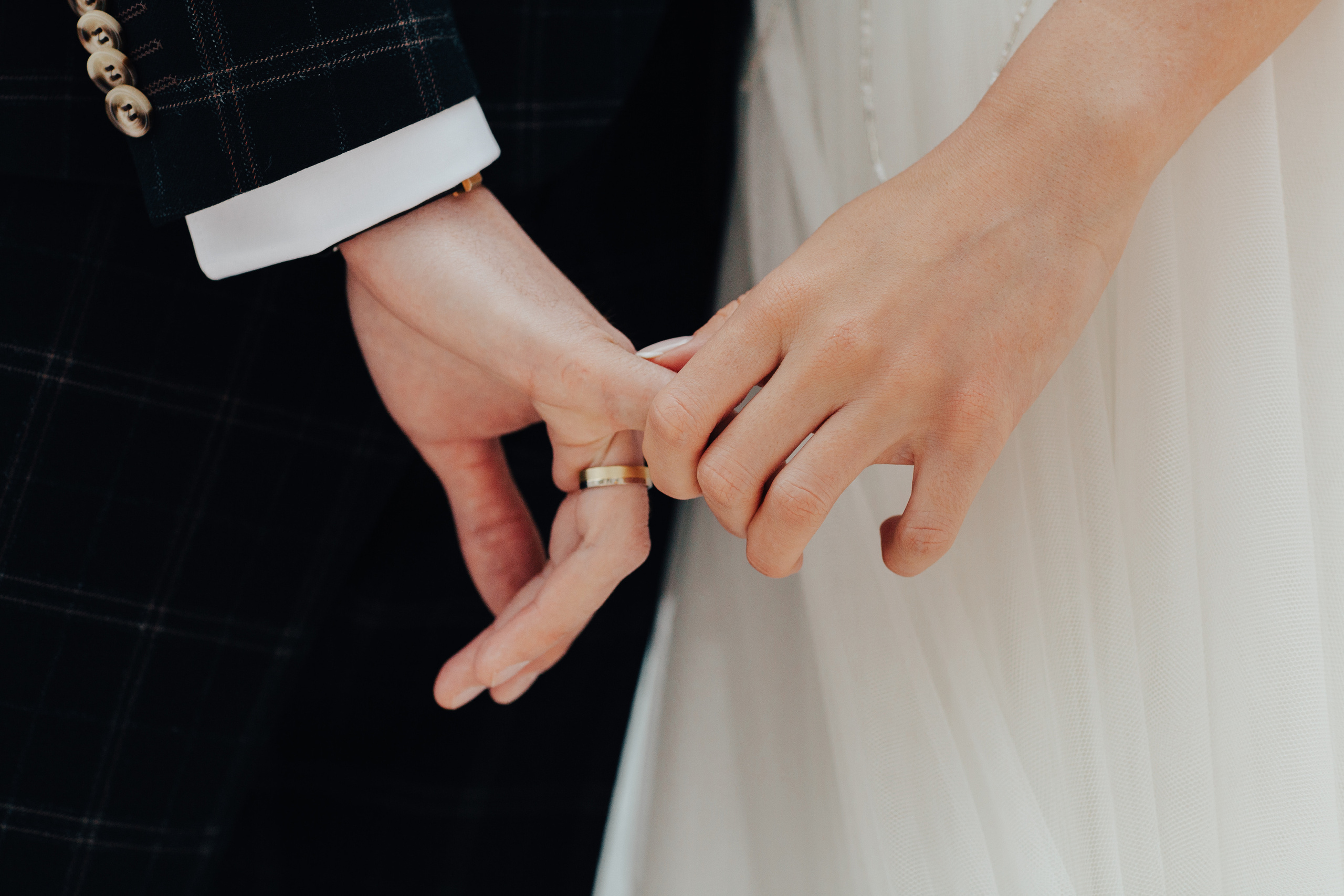 Portland, Seattle, Bend & Oregon Coast Elopement Photography | Elopements by Georgy Shishkin. Capturing Love in the Heart of the Pacific Northwes