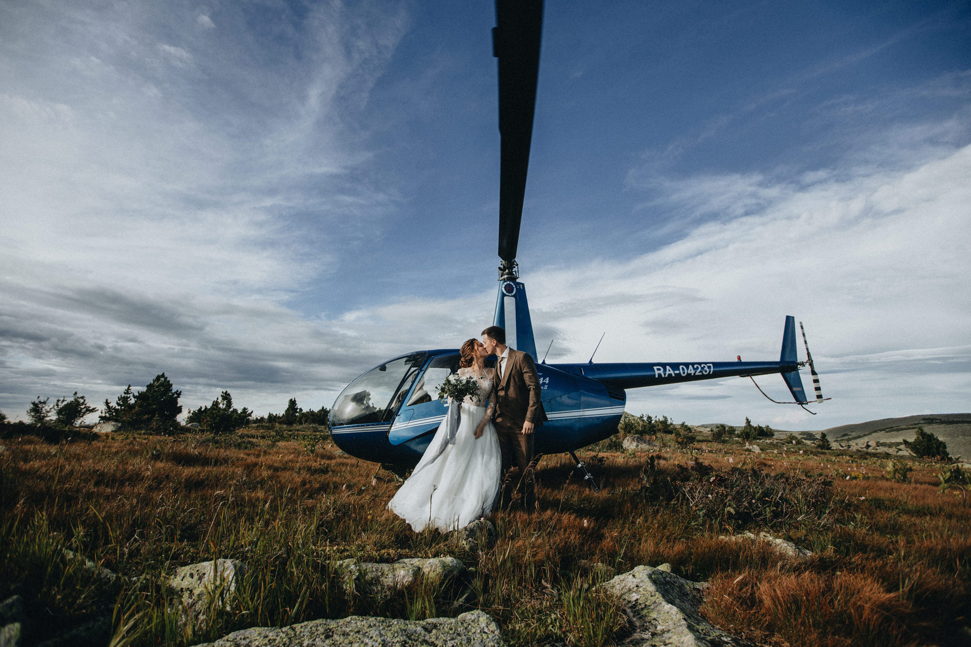 Kate & Ilya's Mountain Elopement | Georgy Shishkin Photography in Portland, Seattle, Bend & Oregon Coast. Capturing Love in the Heart of the Pacific Northwes