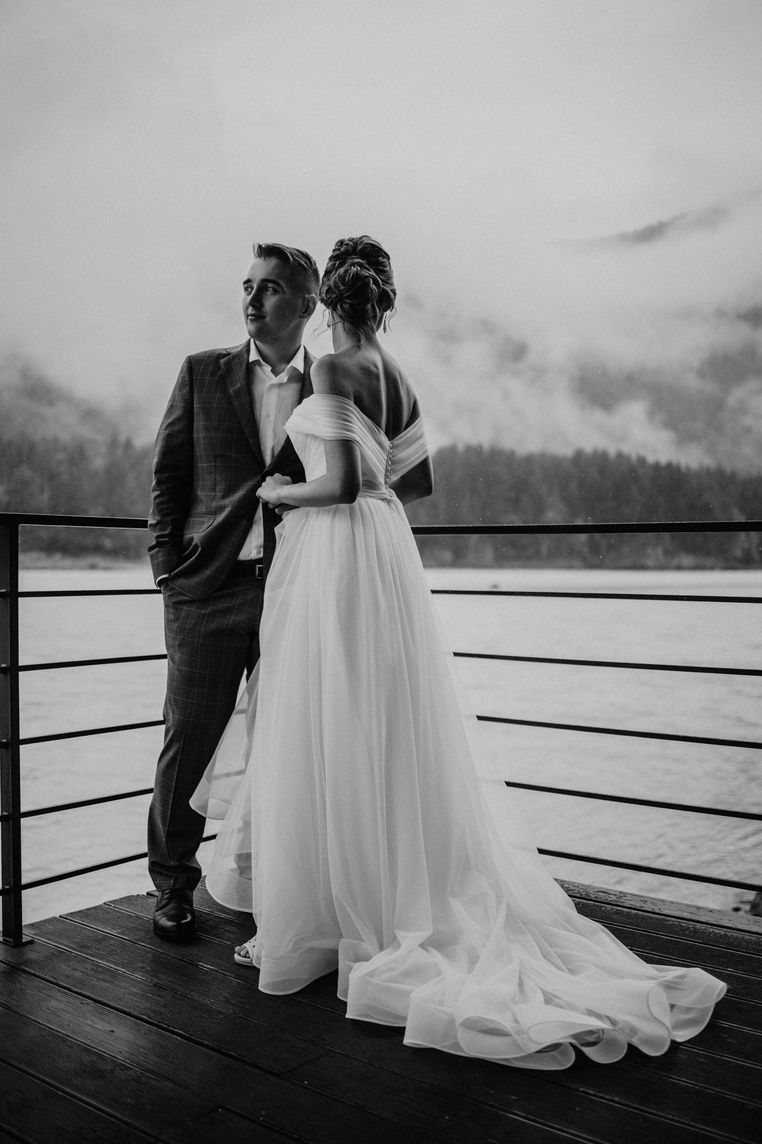 Portland, Seattle, Bend & Oregon Coast Elopement Photography | Alex & Michael's Mountain Wedding by Georgy Shishkin. Capturing Love in the Heart of the Pacific Northwes
