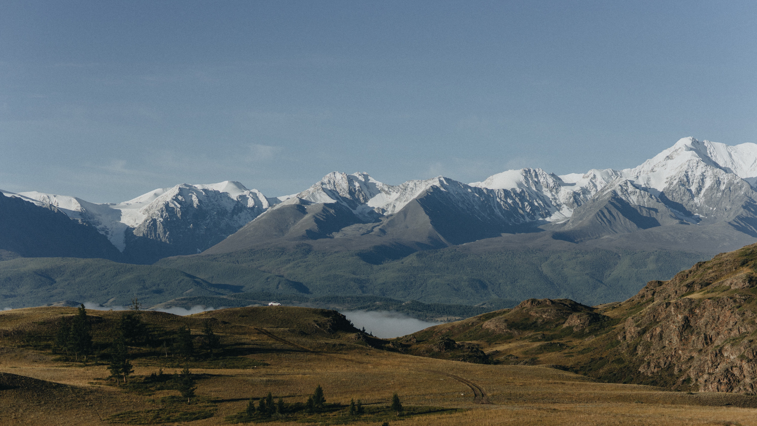 Portland, Seattle, Bend & Oregon Coast Elopement Photography | Alex & Michael's Mountain Wedding by Georgy Shishkin. Capturing Love in the Heart of the Pacific Northwes