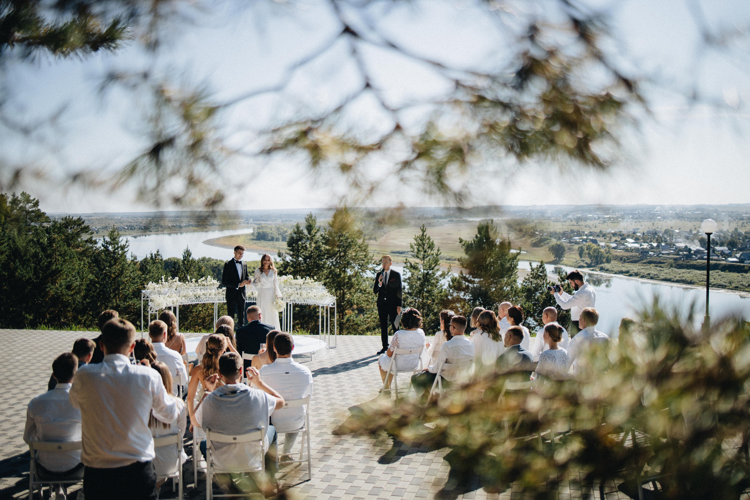Bakker Wedding Photography in Portland, Seattle, Bend & Oregon Coast | Classic Black & White Wedding by Georgy Shishkin. Capturing Love in the Heart of the Pacific Northwes
