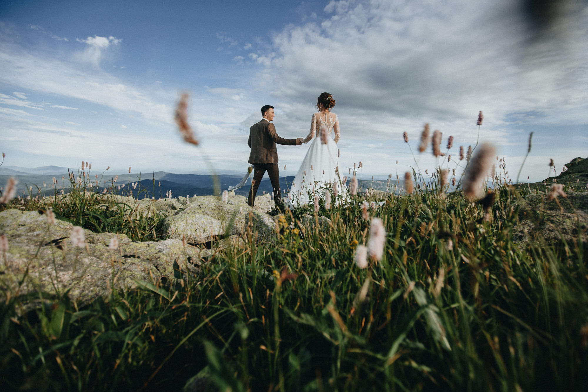 Kate & Ilya's Mountain Elopement | Georgy Shishkin Photography in Portland, Seattle, Bend & Oregon Coast. Capturing Love in the Heart of the Pacific Northwes