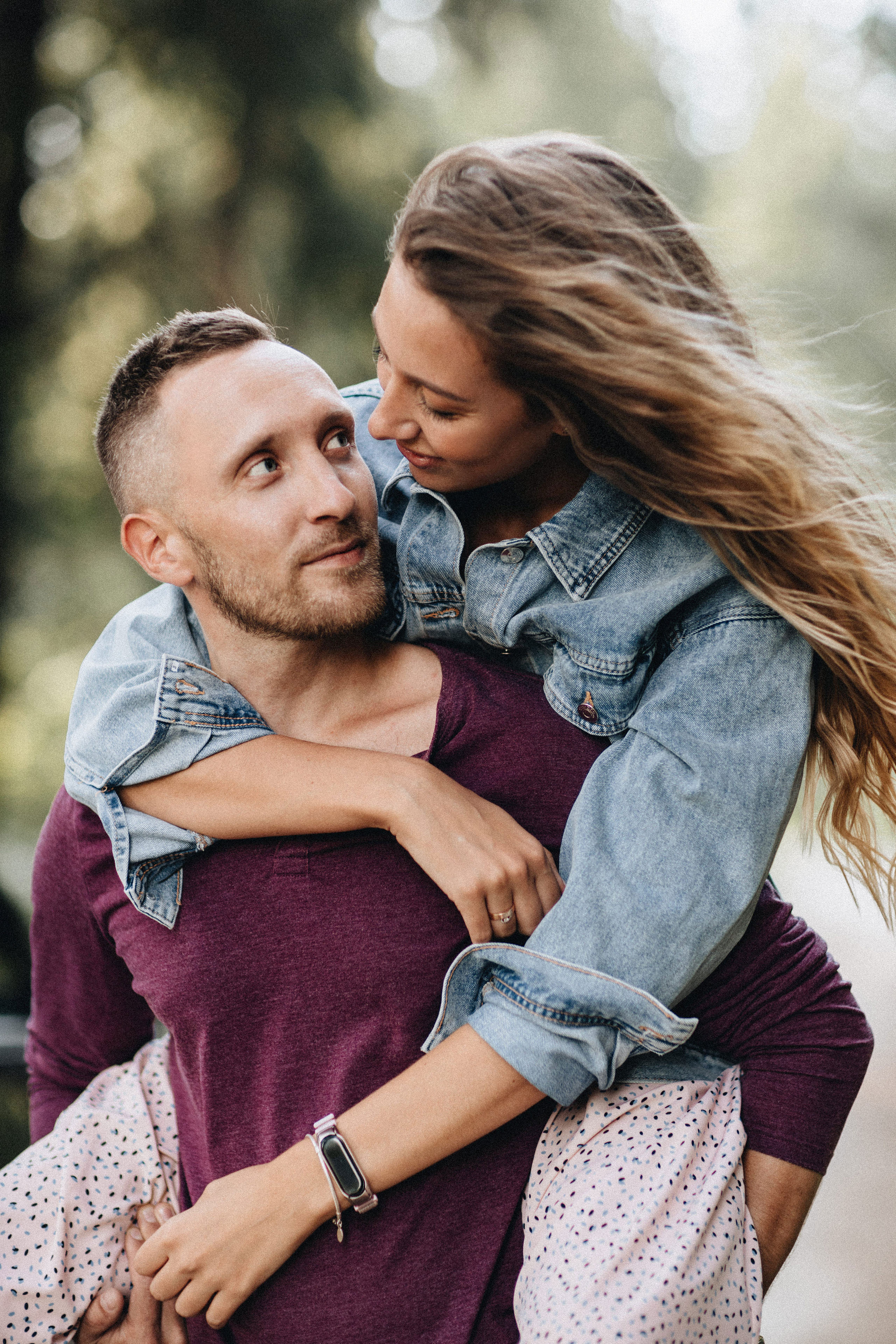 Julie & Alex Engagement Photography  | Georgy Shishkin | Photography in Portland, Seattle, Bend & Oregon Coast. Capturing Love in the Heart of the Pacific Northwes