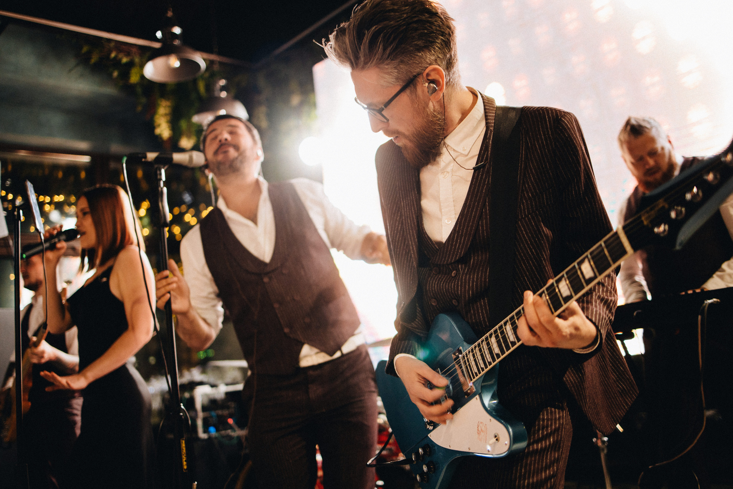 Bakker Wedding Photography in Portland, Seattle, Bend & Oregon Coast | Classic Black & White Wedding by Georgy Shishkin. Capturing Love in the Heart of the Pacific Northwes
