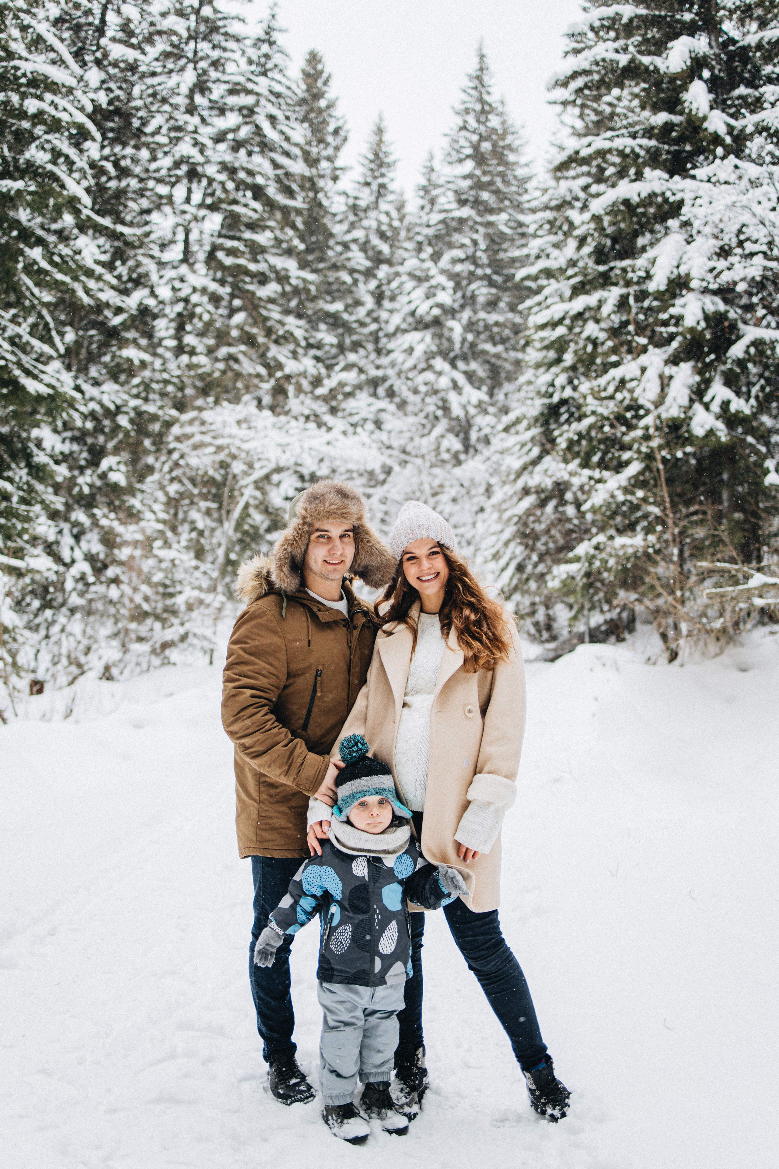 Capture the Warmth of Winter with Family Photography in Portland, Seattle, Bend & Oregon Coast | Georgy Shishkin. Capturing Love in the Heart of the Pacific Northwes