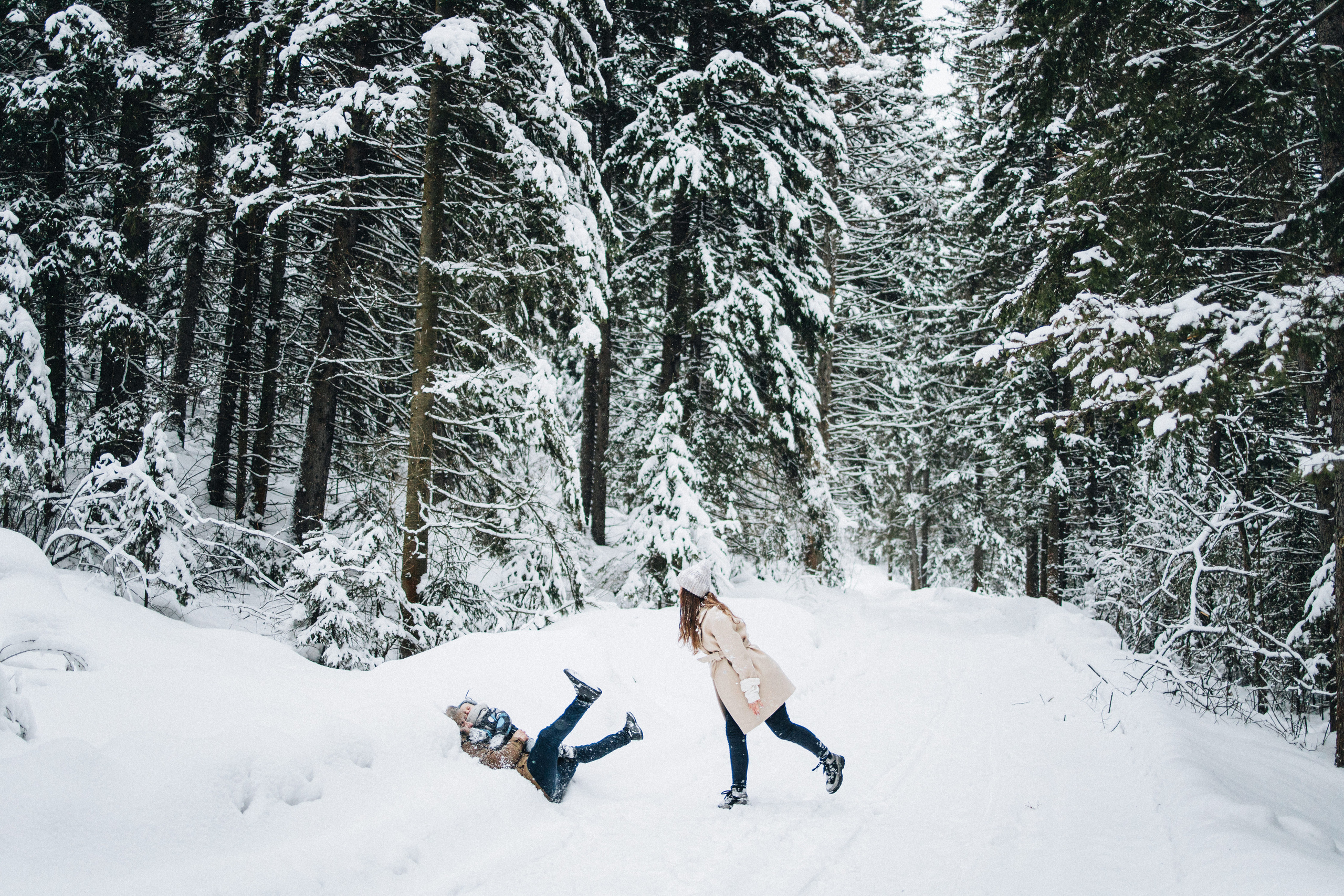 Capture the Warmth of Winter with Family Photography in Portland, Seattle, Bend & Oregon Coast | Georgy Shishkin. Capturing Love in the Heart of the Pacific Northwes