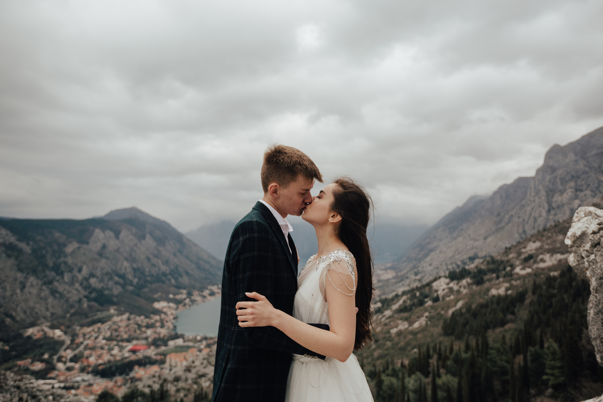 Portland, Seattle, Bend & Oregon Coast Elopement Photography | Elopements by Georgy Shishkin. Capturing Love in the Heart of the Pacific Northwes