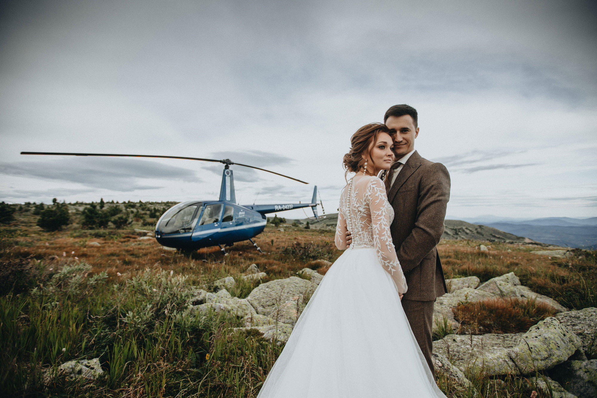Kate & Ilya's Mountain Elopement | Georgy Shishkin Photography in Portland, Seattle, Bend & Oregon Coast. Capturing Love in the Heart of the Pacific Northwes