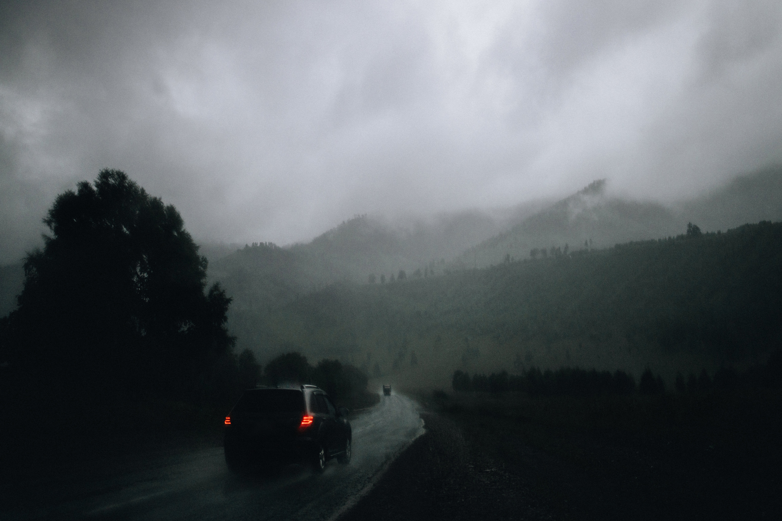 Portland, Seattle, Bend & Oregon Coast Elopement Photography | Alex & Michael's Mountain Wedding by Georgy Shishkin. Capturing Love in the Heart of the Pacific Northwes