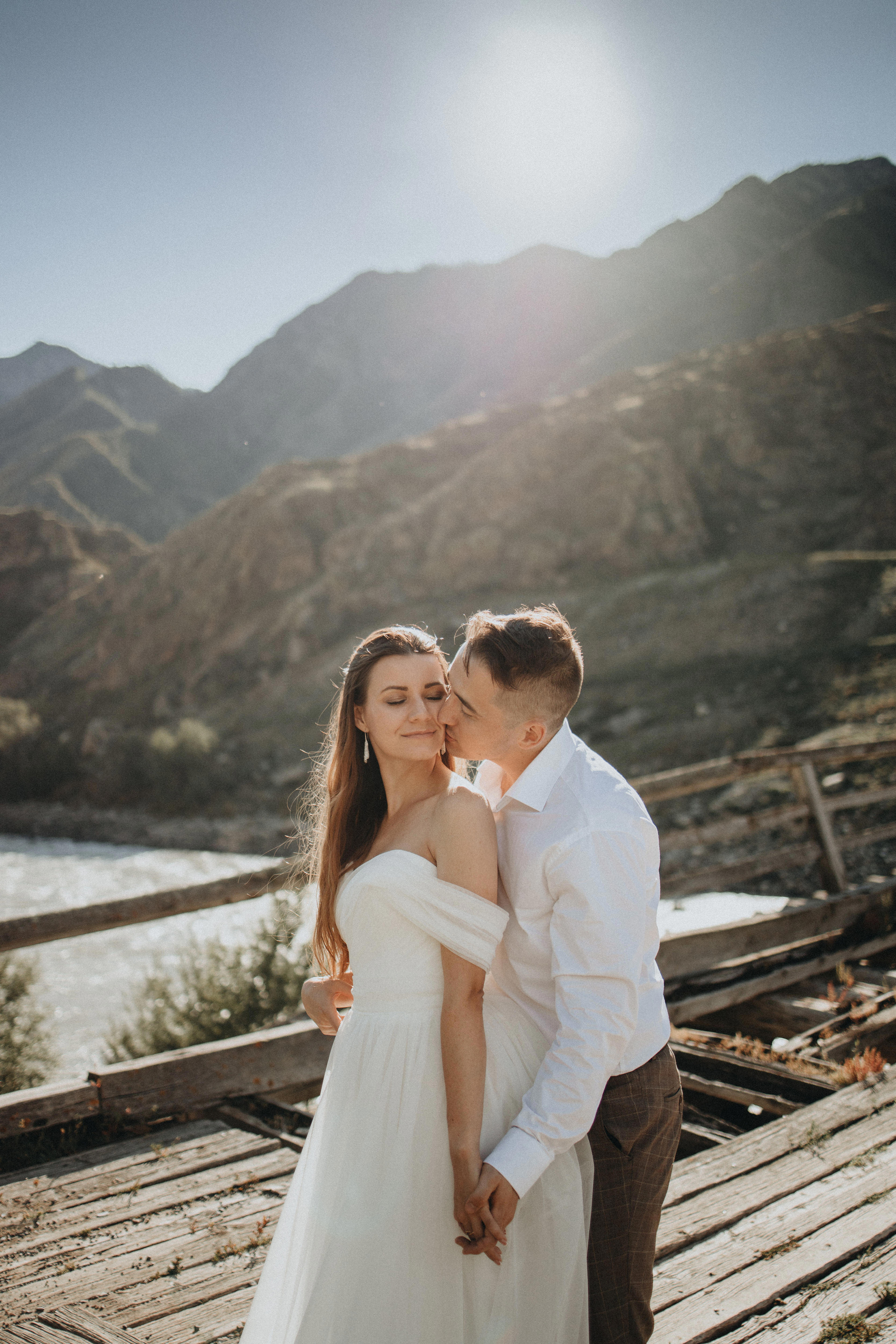 Portland, Seattle, Bend & Oregon Coast Elopement Photography | Alex & Michael's Mountain Wedding by Georgy Shishkin. Capturing Love in the Heart of the Pacific Northwes