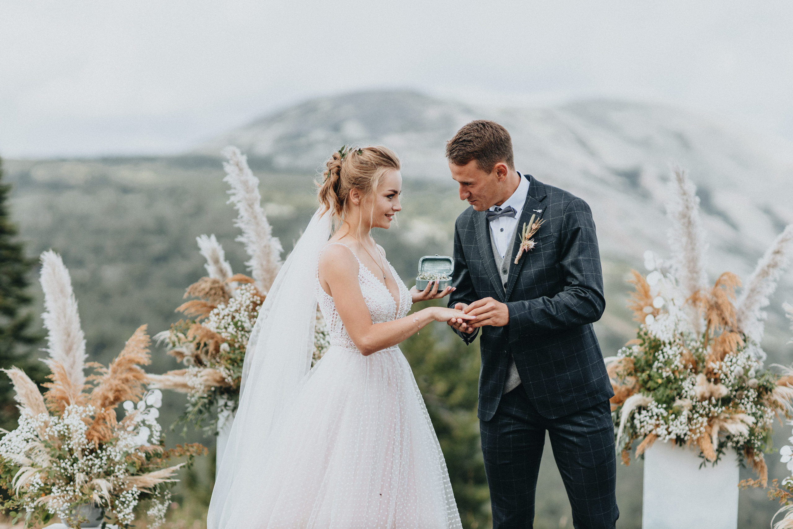 Mountain Wedding Photography in Portland, Seattle, Bend & Oregon Coast | Tonya & Sergey by Georgy Shishkin. Capturing Love in the Heart of the Pacific Northwes