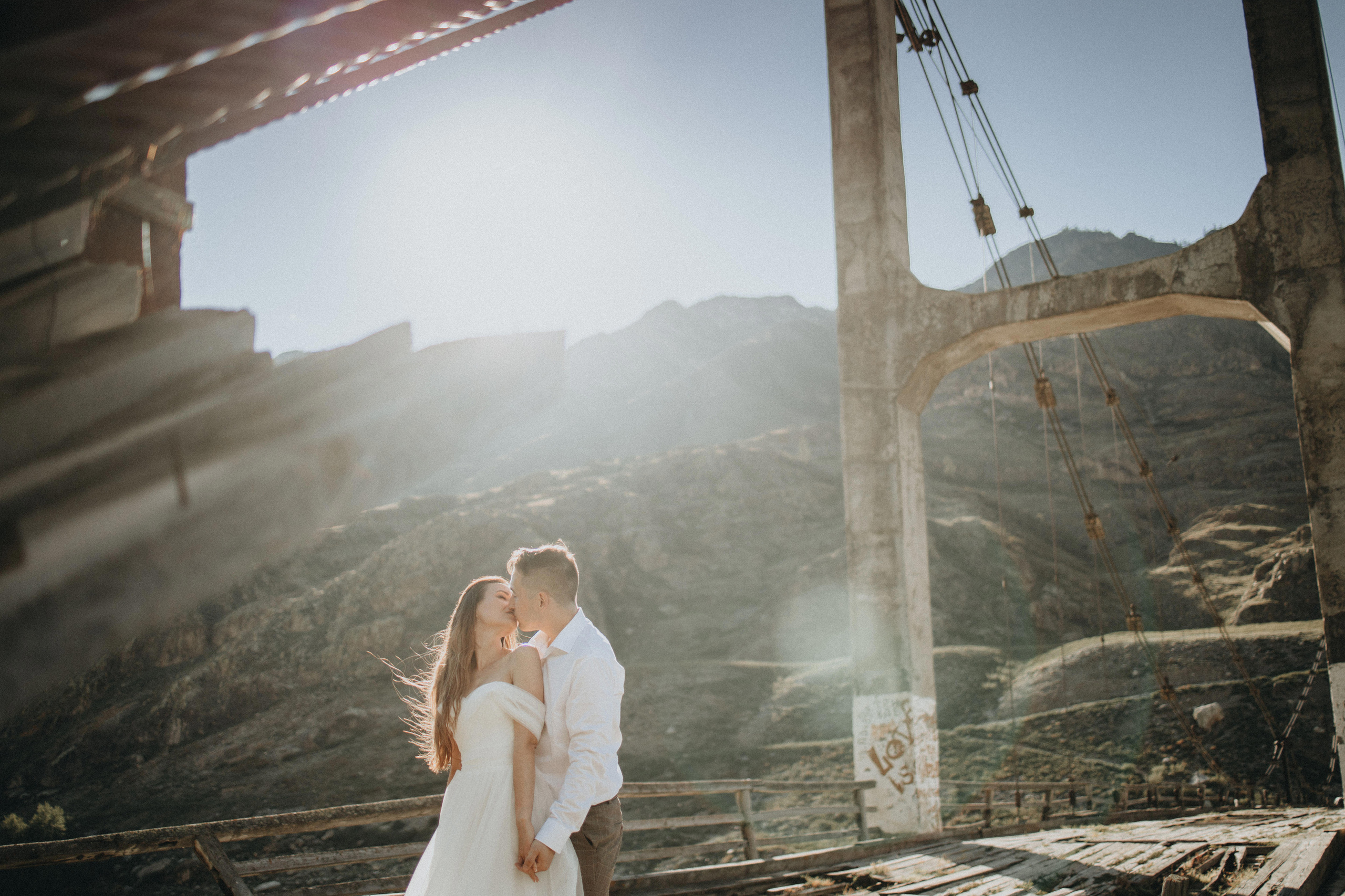 Portland, Seattle, Bend & Oregon Coast Elopement Photography | Alex & Michael's Mountain Wedding by Georgy Shishkin. Capturing Love in the Heart of the Pacific Northwes