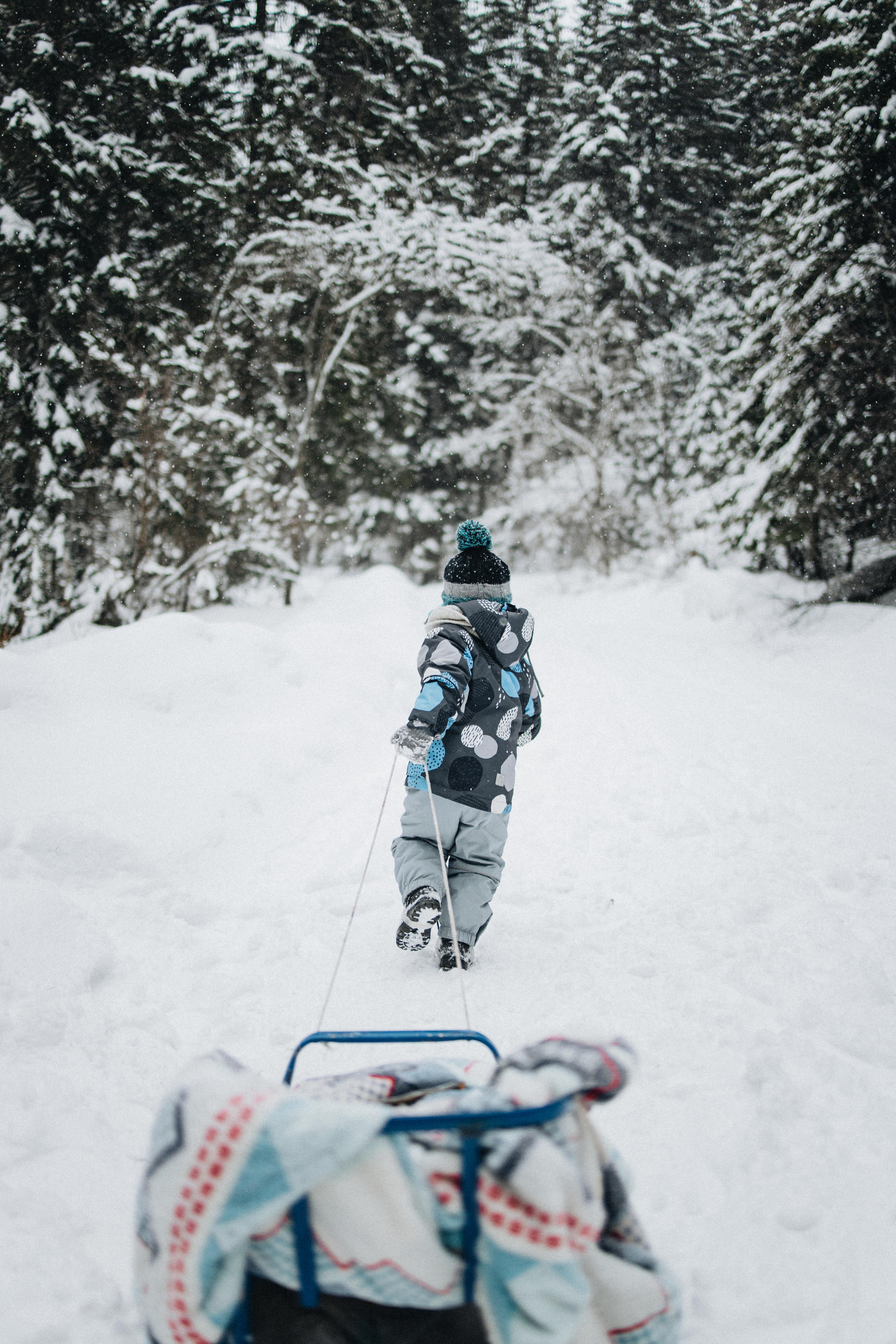 Capture the Warmth of Winter with Family Photography in Portland, Seattle, Bend & Oregon Coast | Georgy Shishkin. Capturing Love in the Heart of the Pacific Northwes