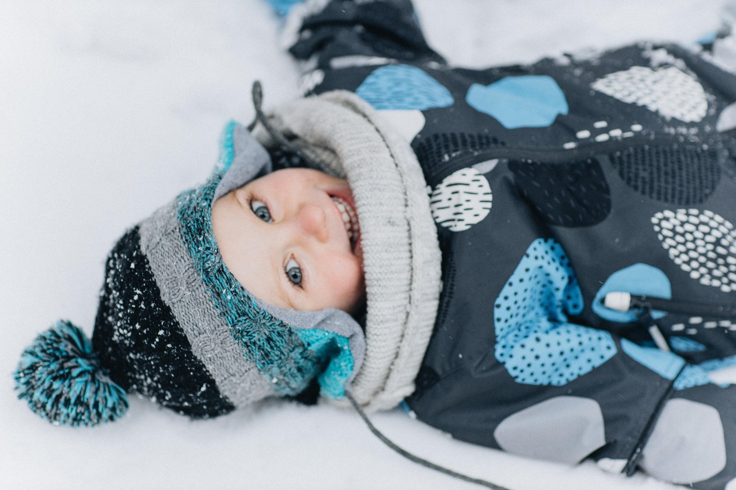 Capture the Warmth of Winter with Family Photography in Portland, Seattle, Bend & Oregon Coast | Georgy Shishkin. Capturing Love in the Heart of the Pacific Northwes