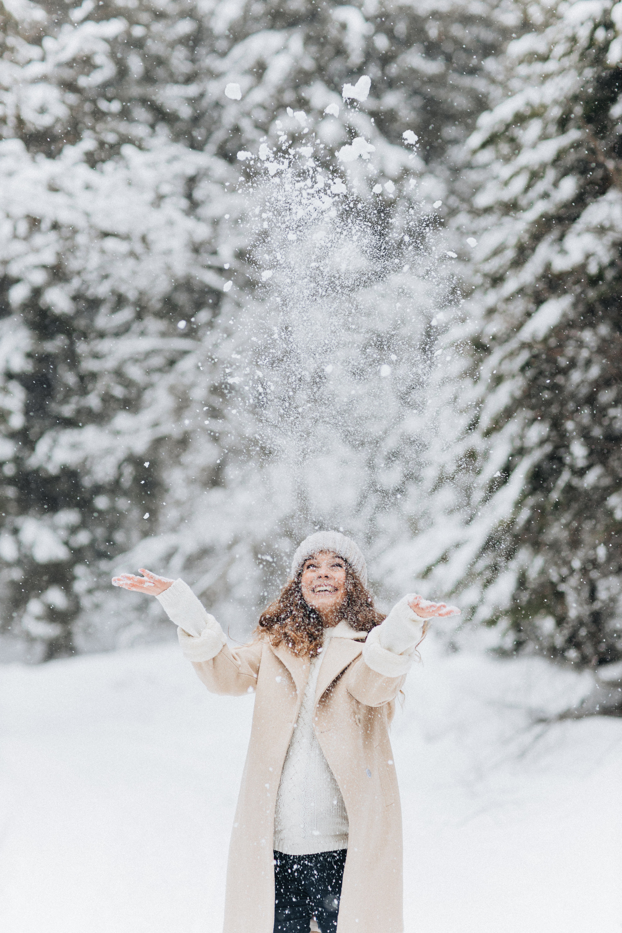 Capture the Warmth of Winter with Family Photography in Portland, Seattle, Bend & Oregon Coast | Georgy Shishkin. Capturing Love in the Heart of the Pacific Northwes