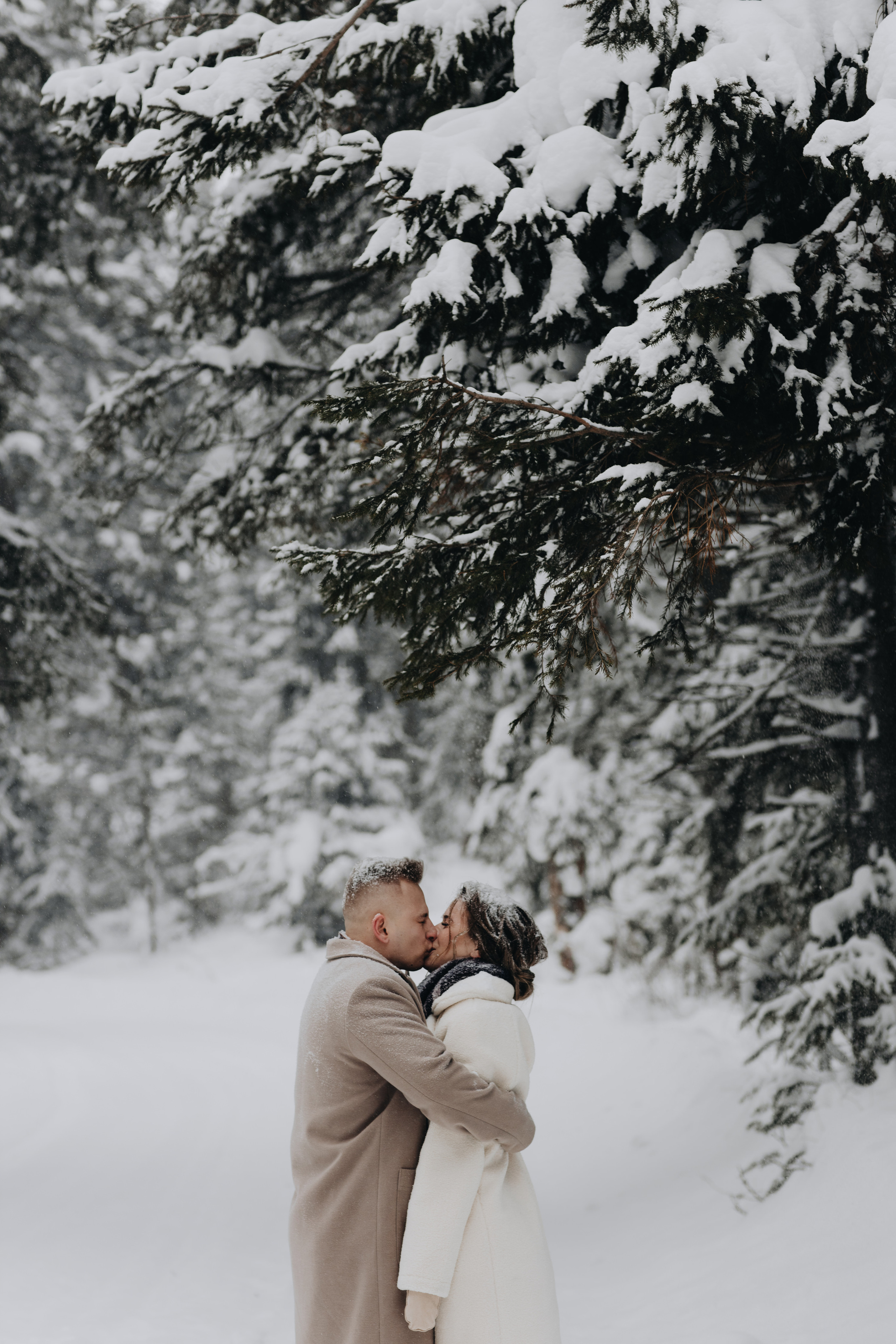 Winter Engagement Photography in Portland, Seattle, Bend & Oregon Coast | Anastasia & Sergey | Georgy Shishkin. Capturing Love in the Heart of the Pacific Northwes