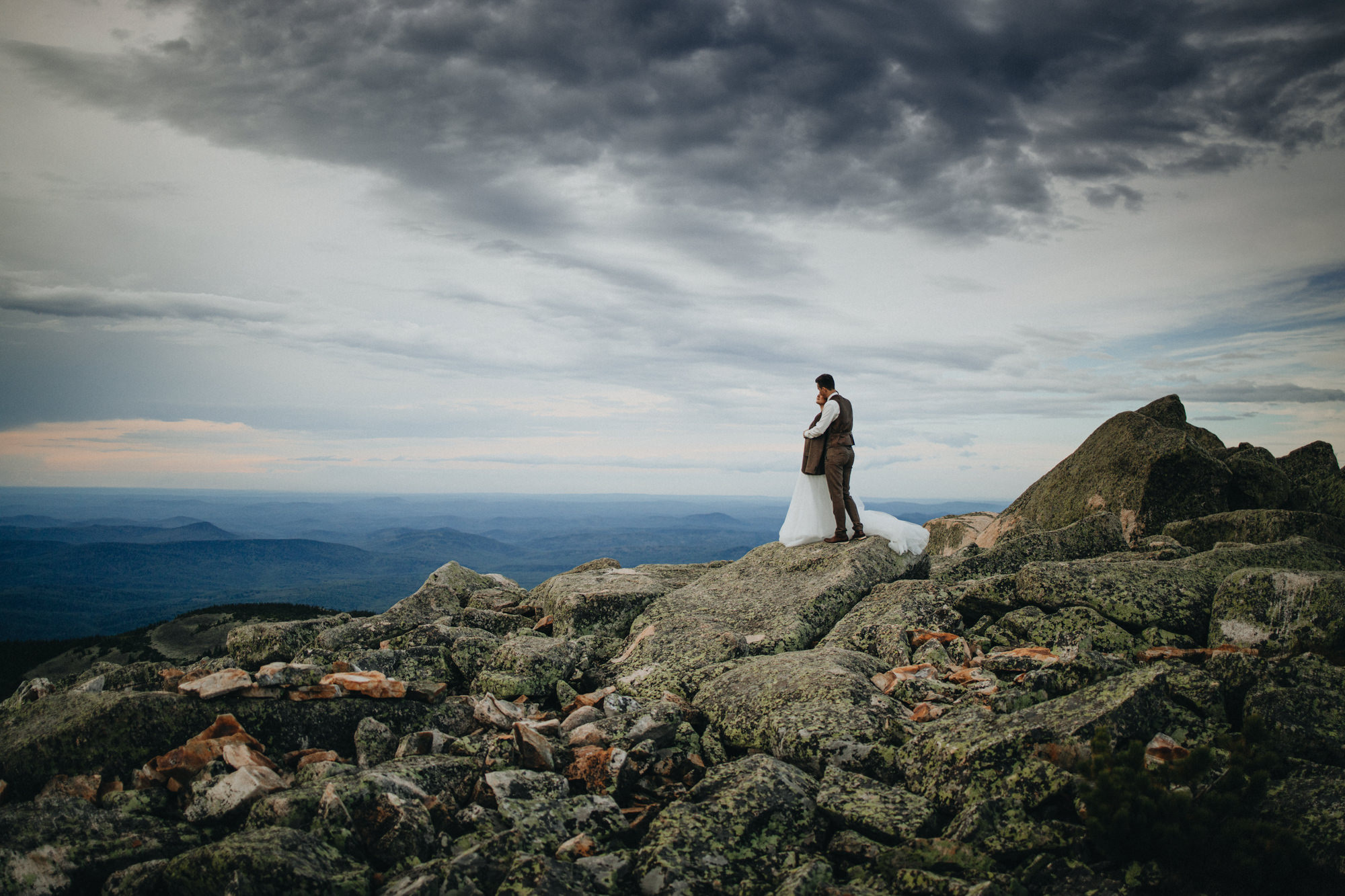 Kate & Ilya's Mountain Elopement | Georgy Shishkin Photography in Portland, Seattle, Bend & Oregon Coast. Capturing Love in the Heart of the Pacific Northwes