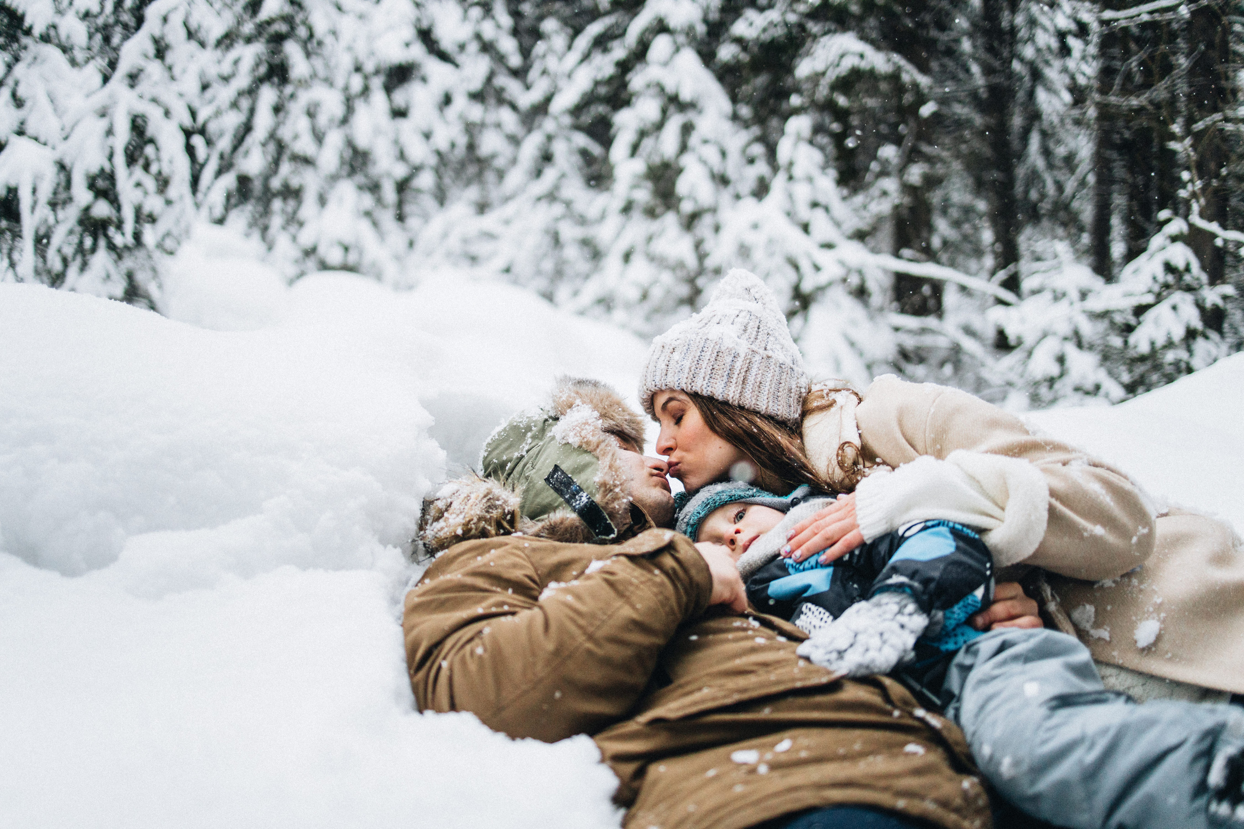 Capture the Warmth of Winter with Family Photography in Portland, Seattle, Bend & Oregon Coast | Georgy Shishkin. Capturing Love in the Heart of the Pacific Northwes