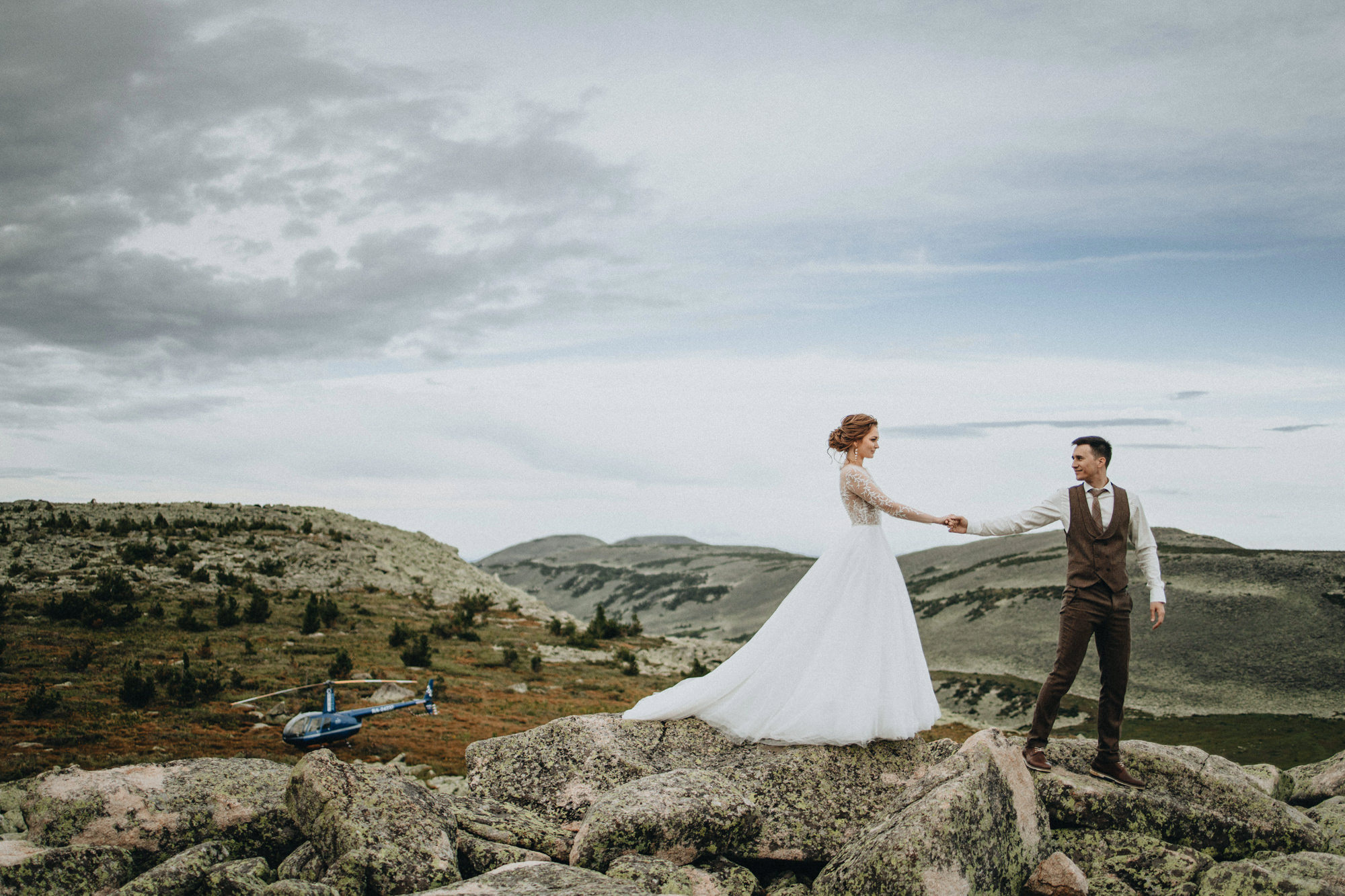 Kate & Ilya's Mountain Elopement | Georgy Shishkin Photography in Portland, Seattle, Bend & Oregon Coast. Capturing Love in the Heart of the Pacific Northwes