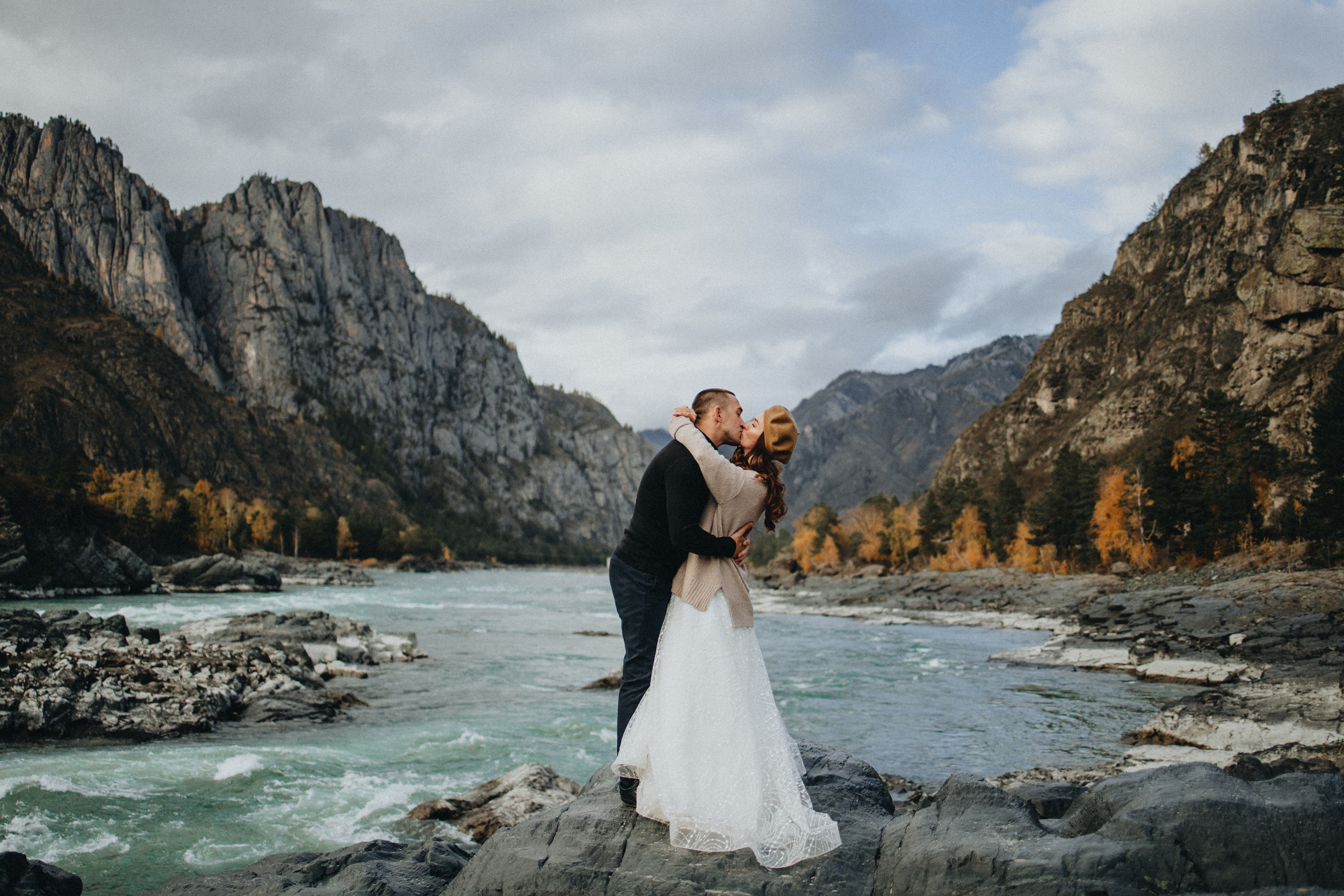 Anastasia & Konstantin’s Mountain Elopement Photography | Georgy Shishkin in Portland, Seattle, Bend & Oregon Coast. Capturing Love in the Heart of the Pacific Northwes