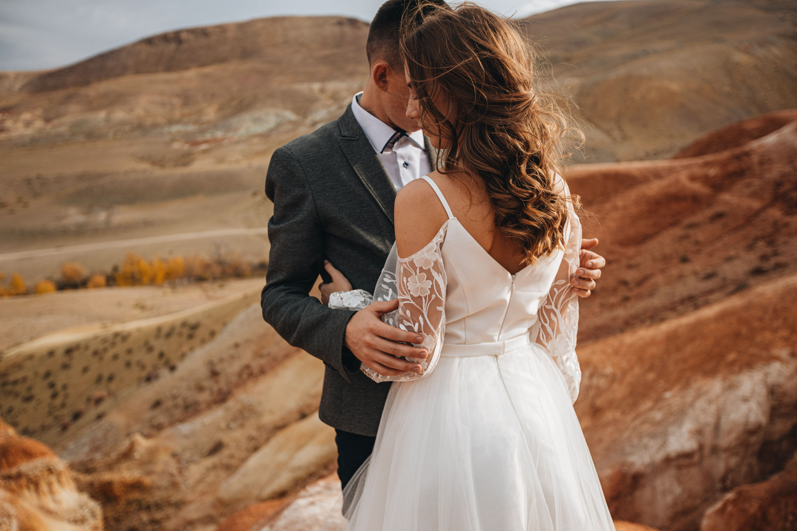 Portland, Seattle, Bend & Oregon Coast Elopement & Wedding Photography | J & J Mountain Adventure by Georgy Shishkin. Capturing Love in the Heart of the Pacific Northwes