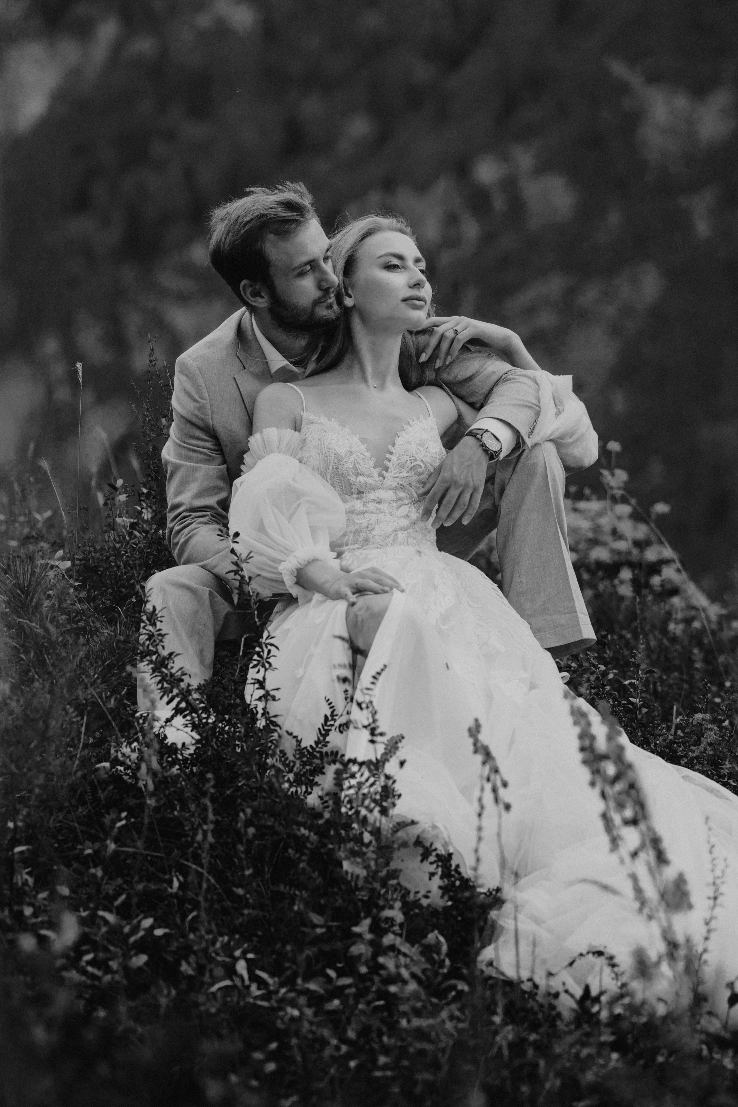Intimate Mountain Elopement Photography in Portland, Seattle, Bend & Oregon Coast | Ksy & Max | Georgy Shishkin. Capturing Love in the Heart of the Pacific Northwes