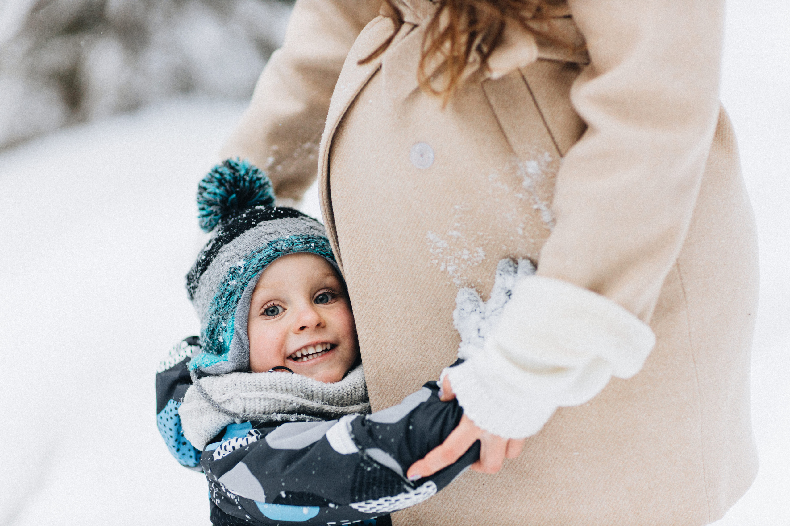 Capture the Warmth of Winter with Family Photography in Portland, Seattle, Bend & Oregon Coast | Georgy Shishkin. Capturing Love in the Heart of the Pacific Northwes